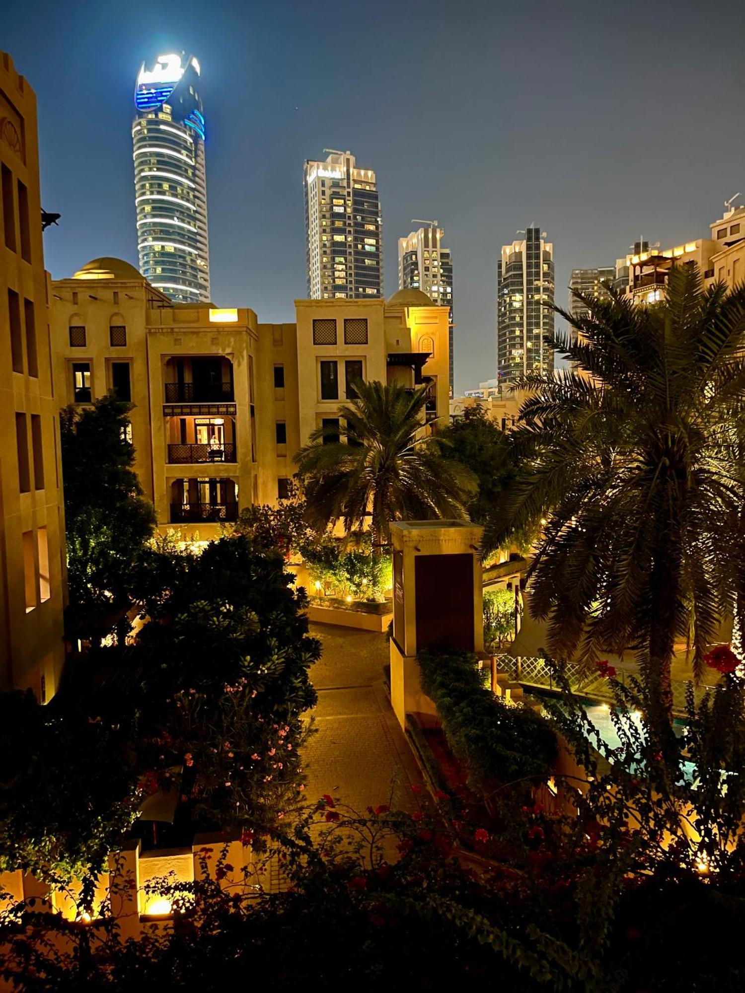 Luxury 1-br Near Burj Dubai