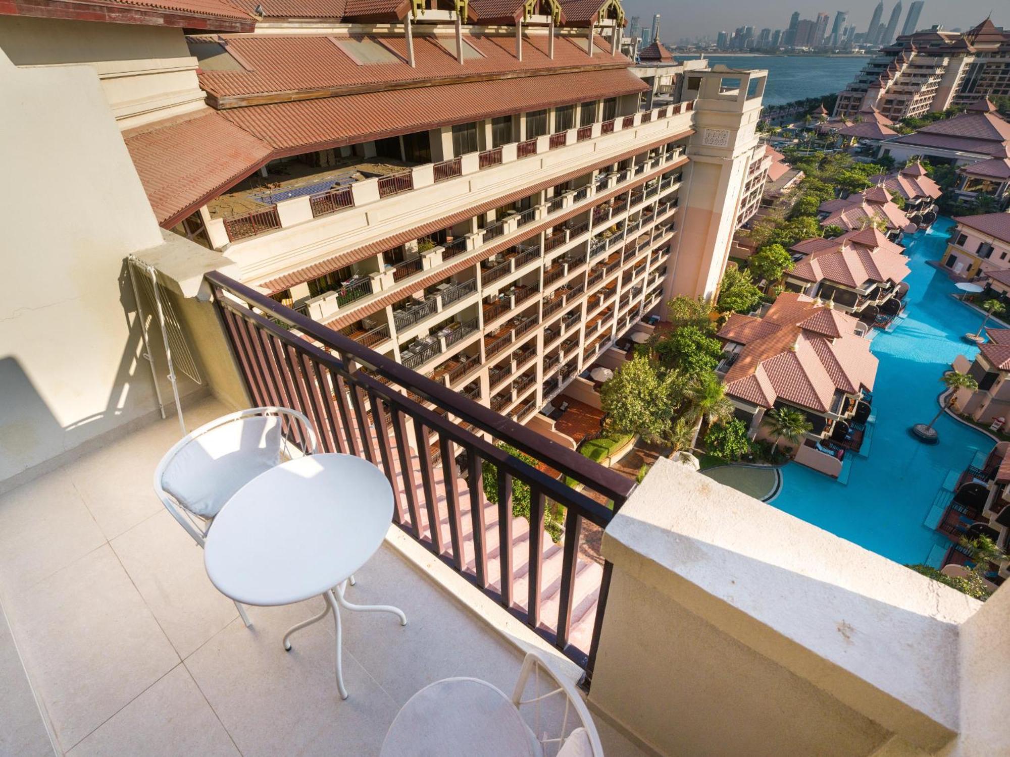 Easygo-crystal Front And Lagoon Access Stu- Royal Amwaj-pj *
