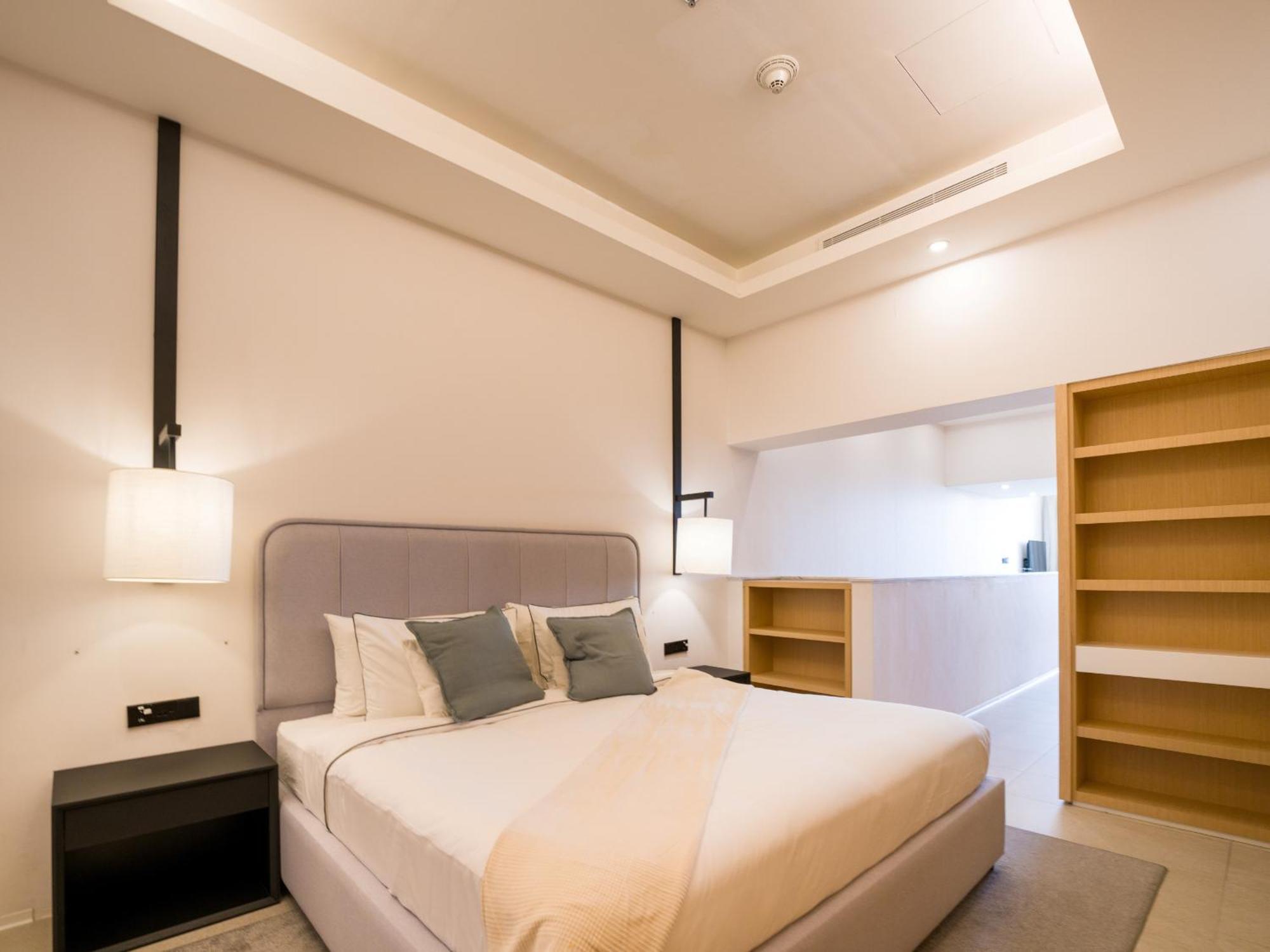 Easygo-crystal Front And Lagoon Access Stu- Royal Amwaj-pj Apartment Dubai