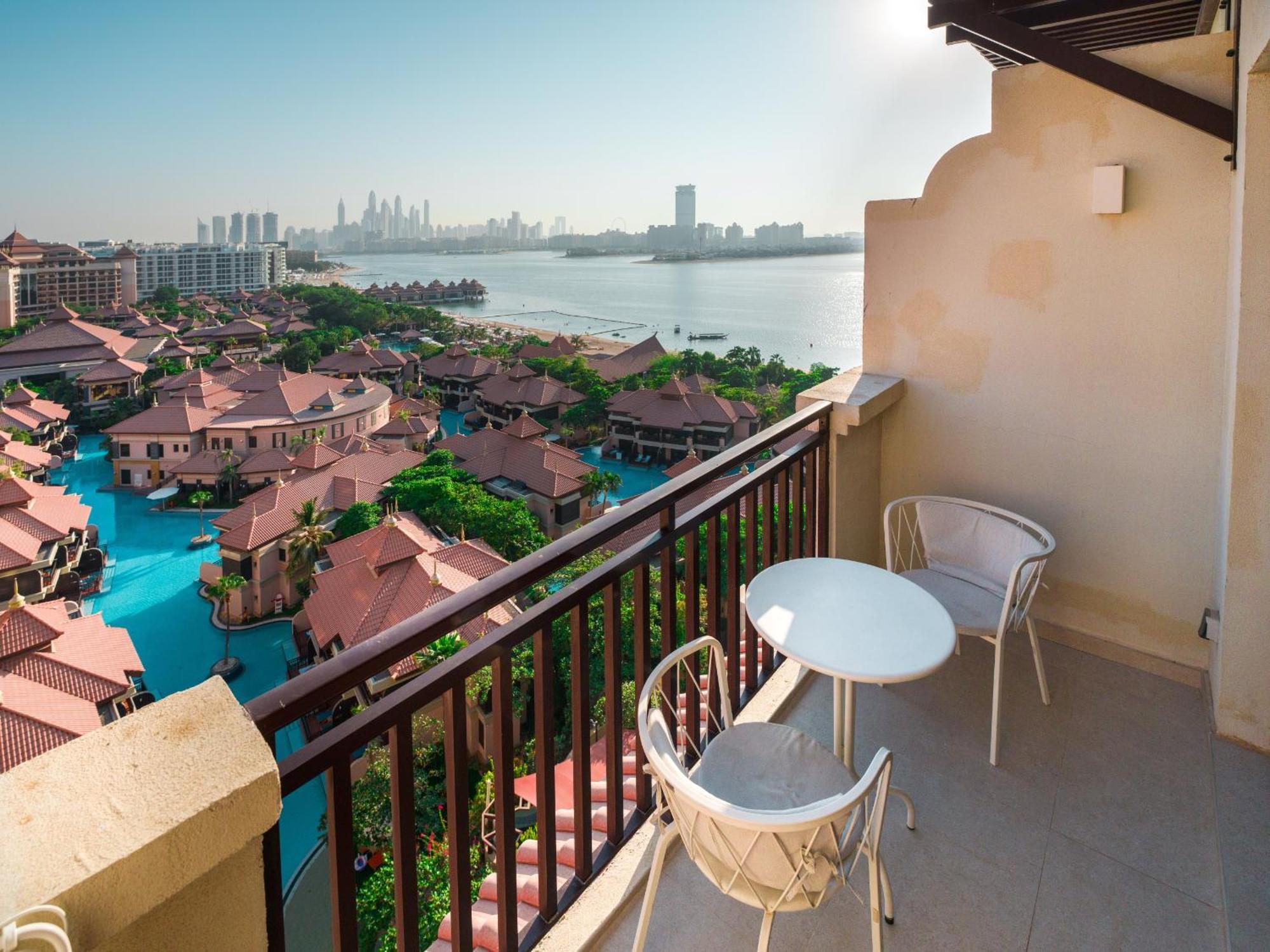 Easygo-crystal Front And Lagoon Access Stu- Royal Amwaj-pj Dubai