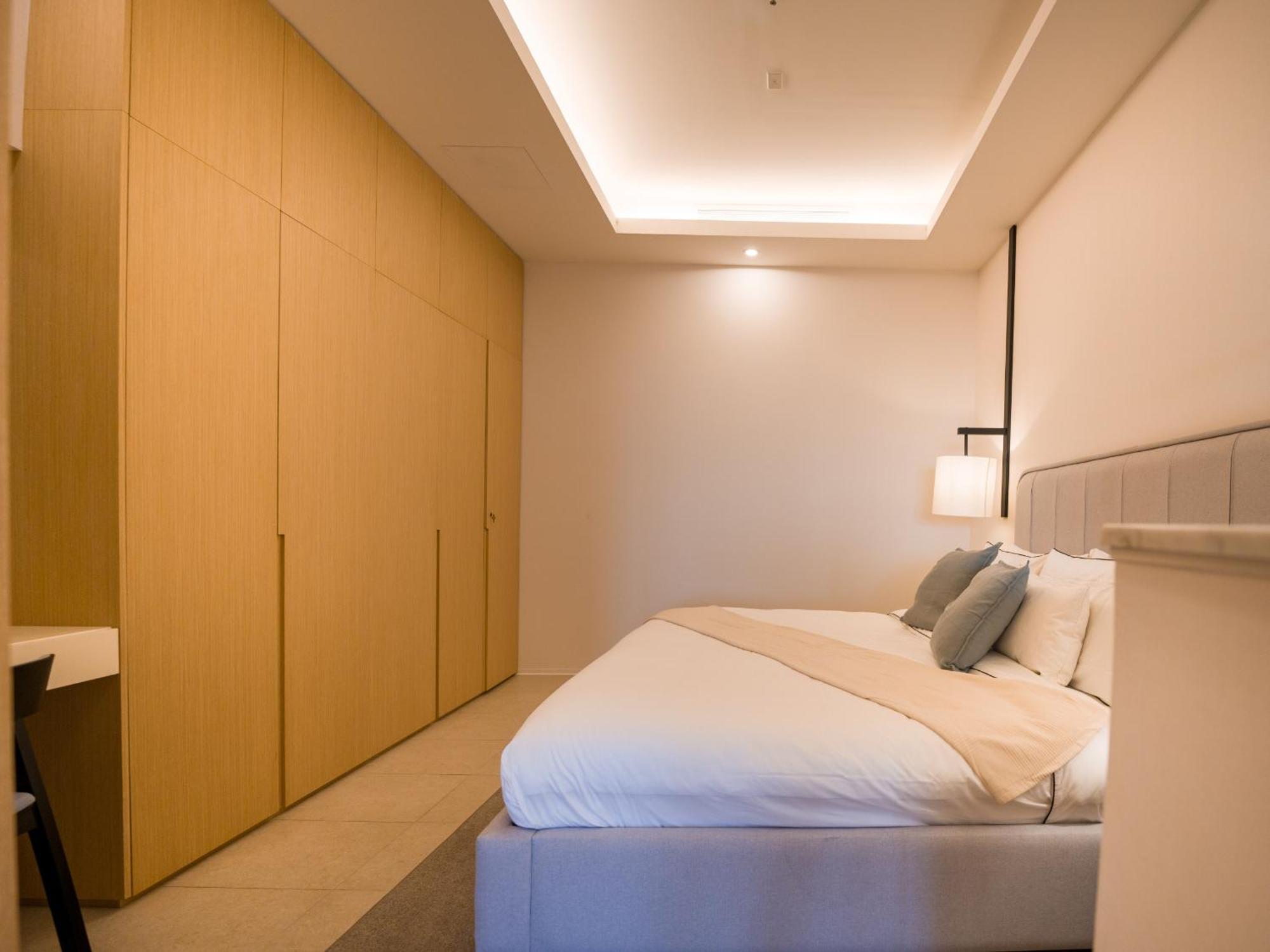 Easygo-crystal Front And Lagoon Access Stu- Royal Amwaj-pj