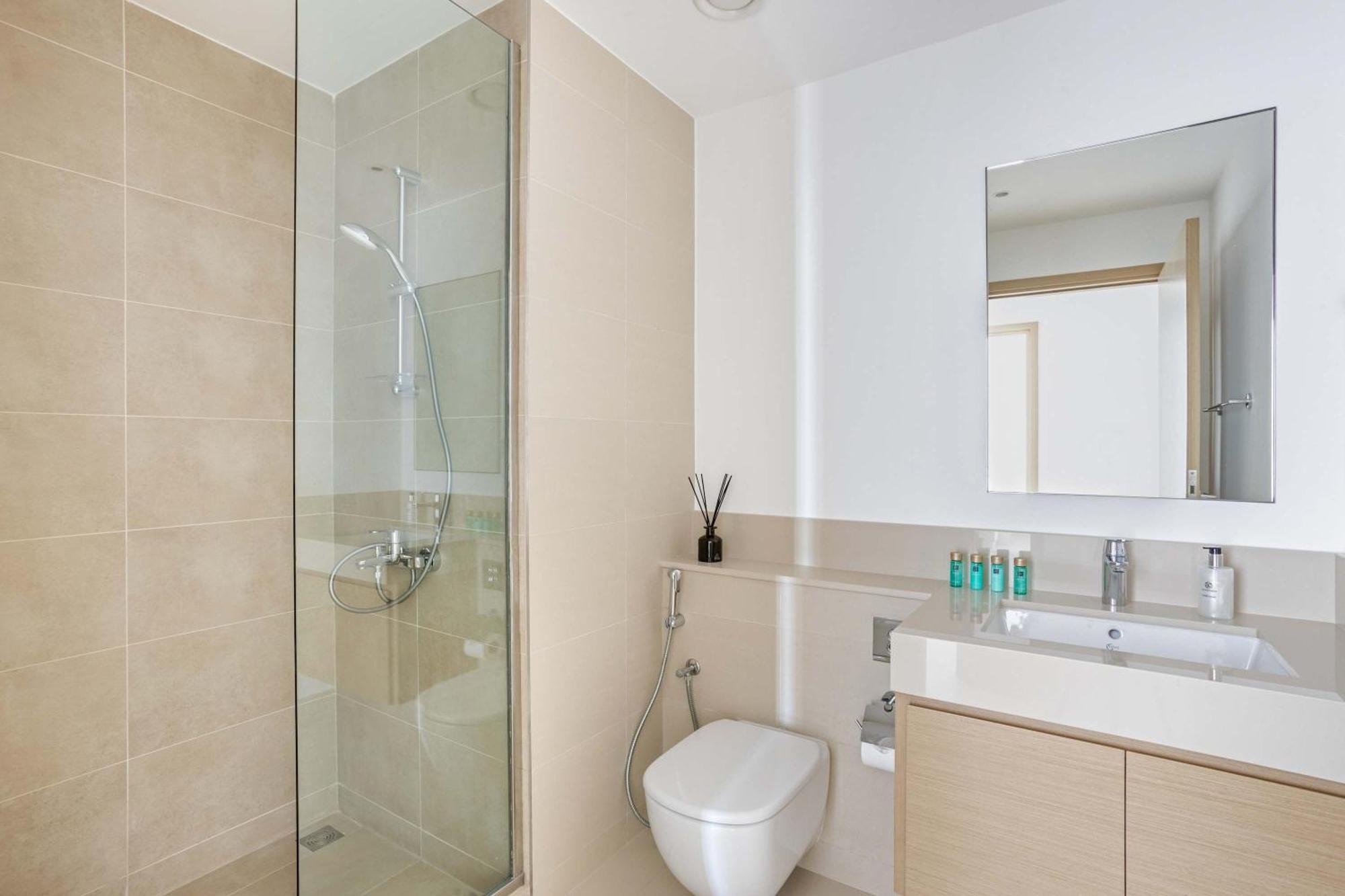 Frank Porter - Creek Horizon T2 Apartment Dubai