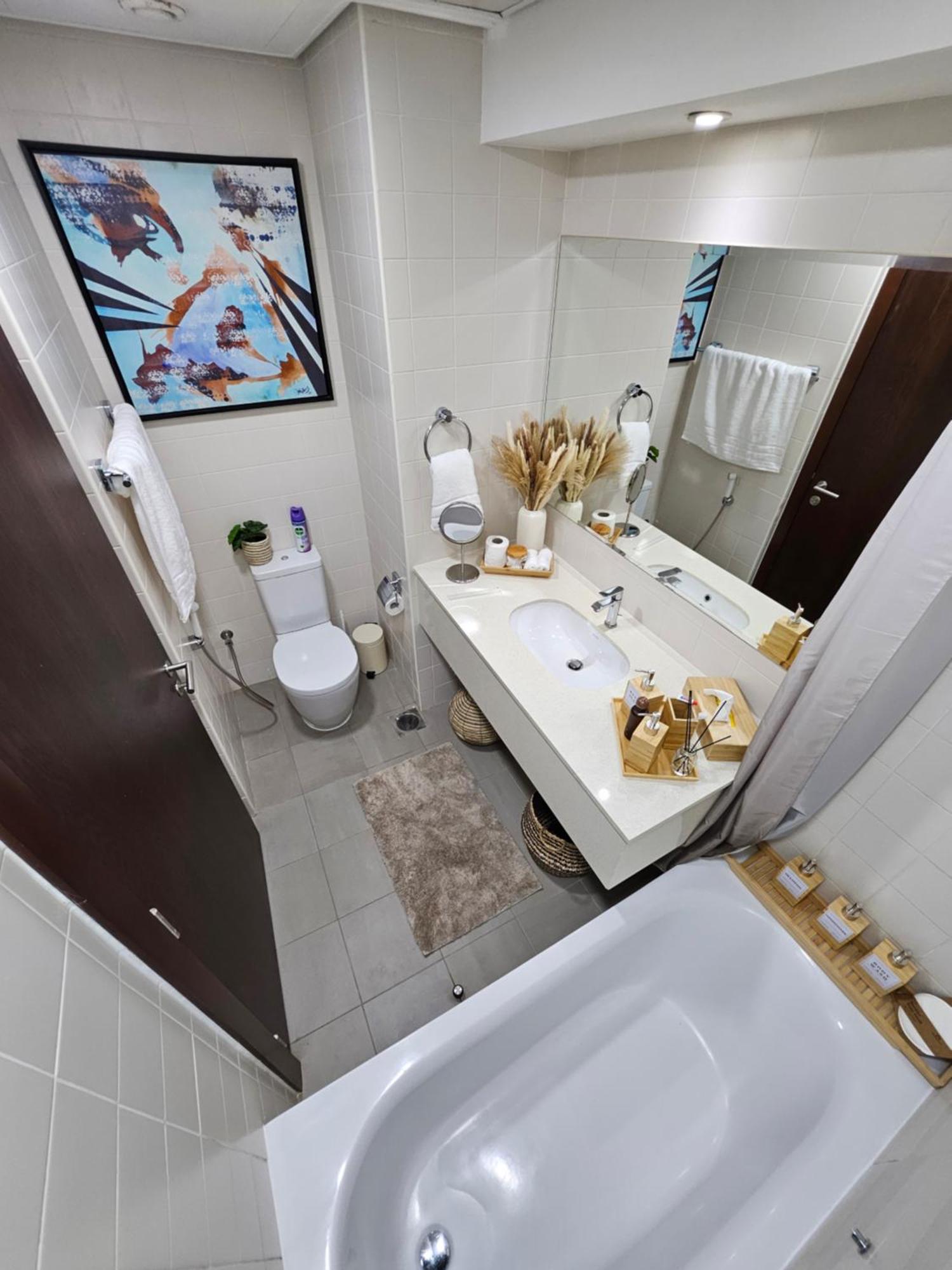 Modern Jbr With & Pool Access - Marina Dubai