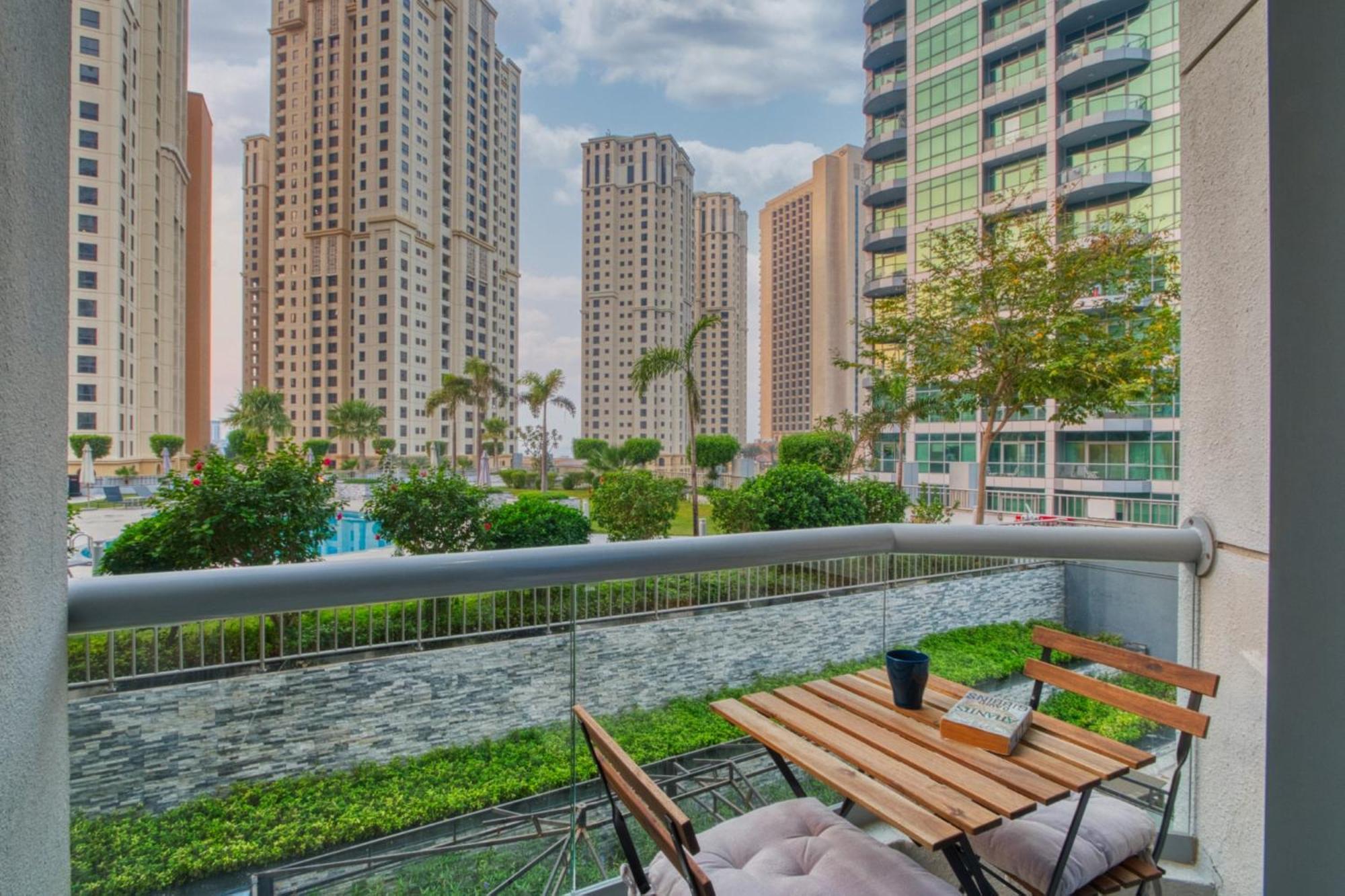 Stunning Hideaway In Marina * Dubai