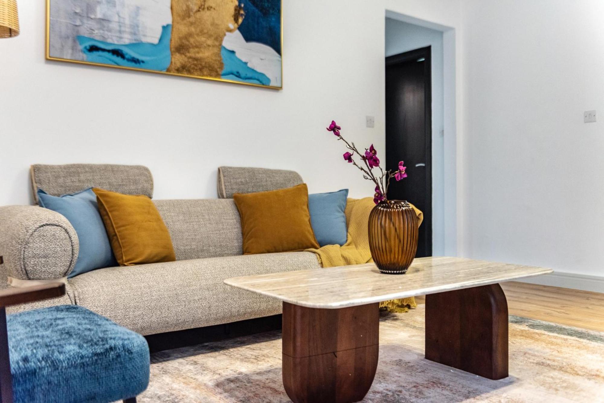 Stunning Hideaway In Marina Apartment Dubai