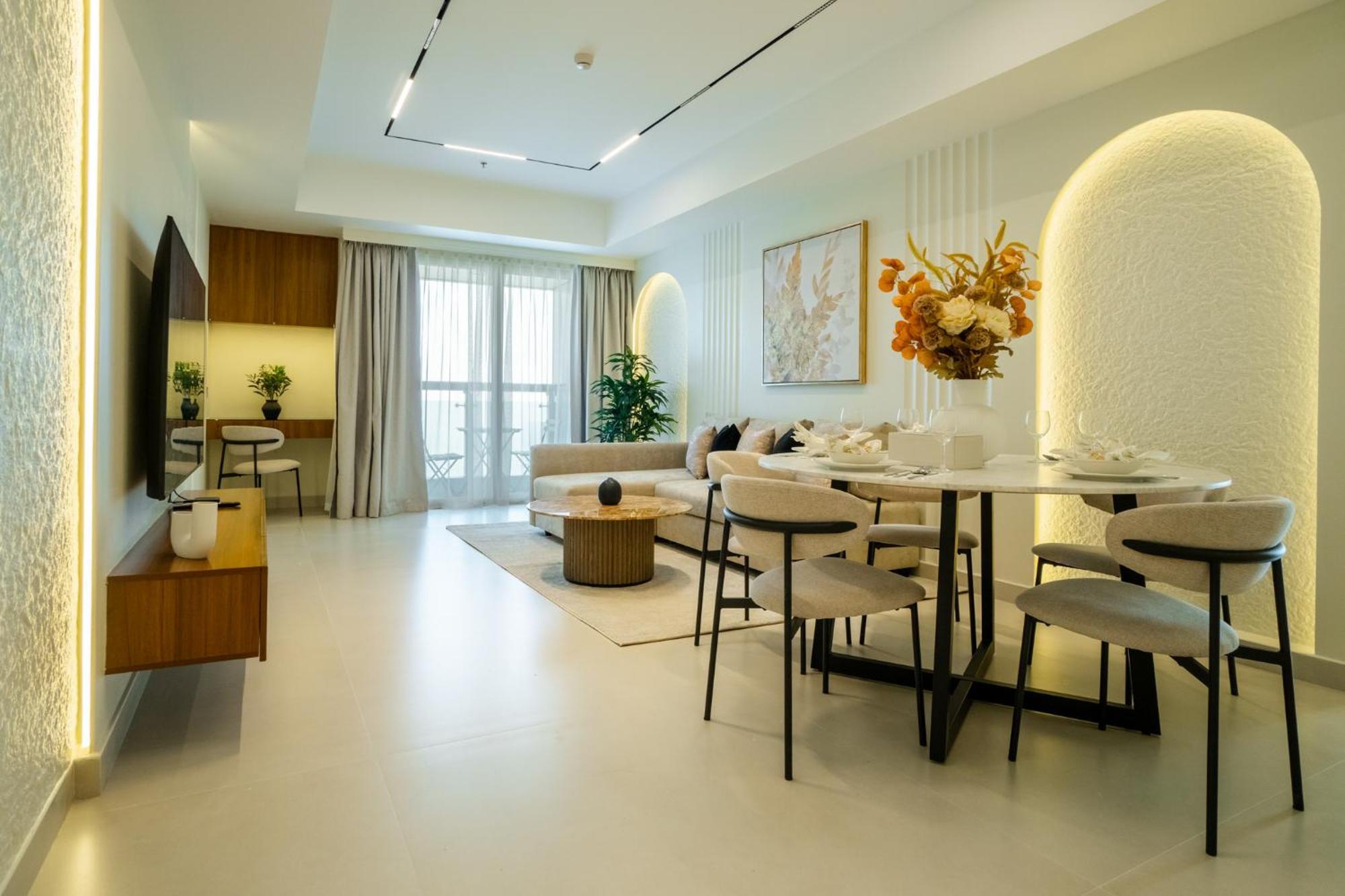 Elegant 3 Bedrooms Among Clouds Apartment