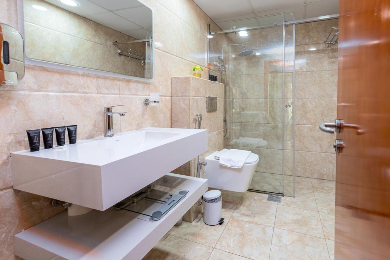 Apartment Serene 2br In Al Dhafrah 4, The Greens - Allsopp & Allsopp *