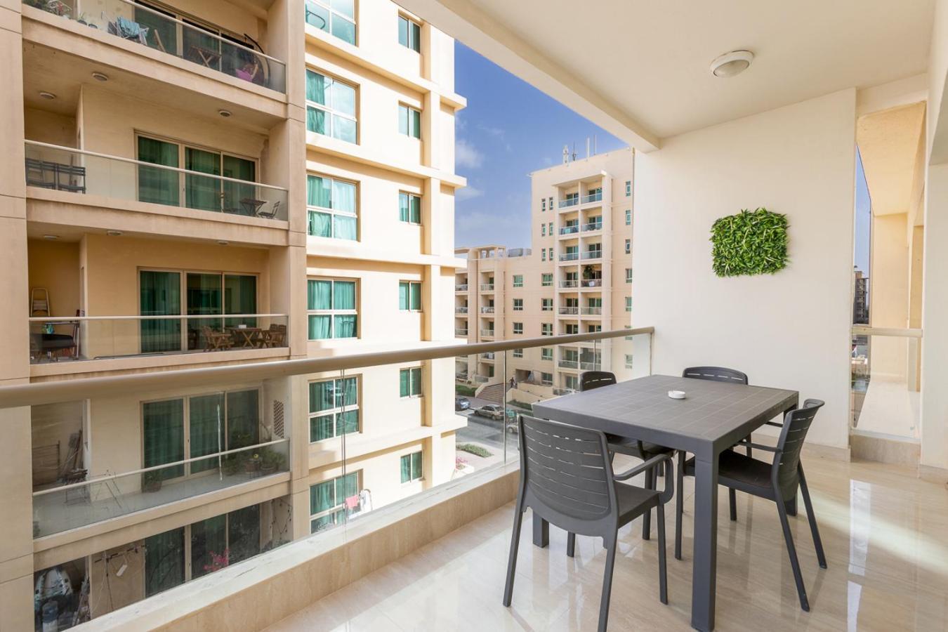 Serene 2br In Al Dhafrah 4, The Greens - Allsopp & Allsopp * Dubai