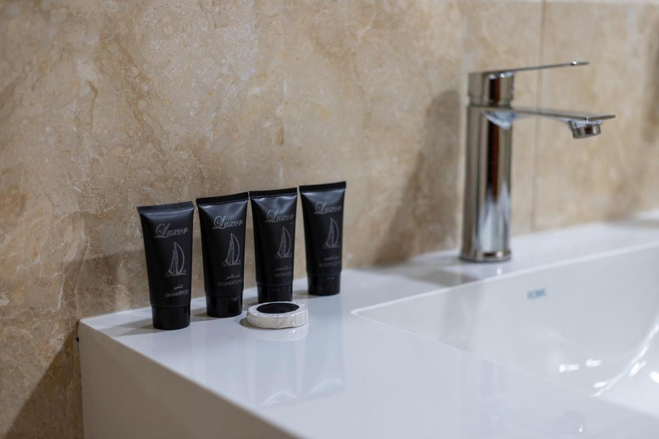 Serene 2br In Al Dhafrah 4, The Greens - Allsopp & Allsopp Apartment