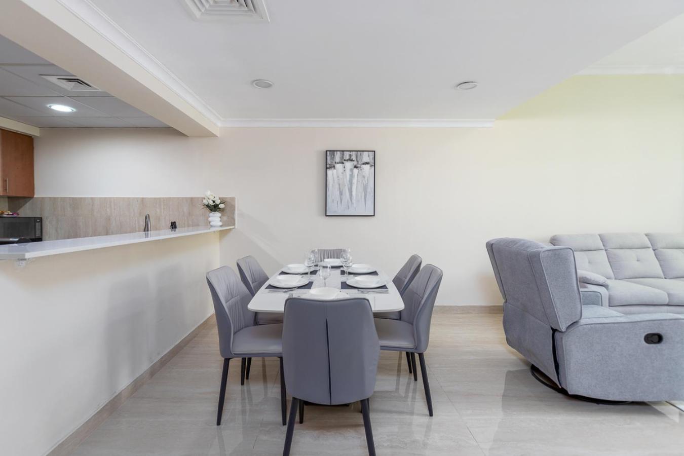 Serene 2br In Al Dhafrah 4, The Greens - Allsopp & Allsopp * Dubai