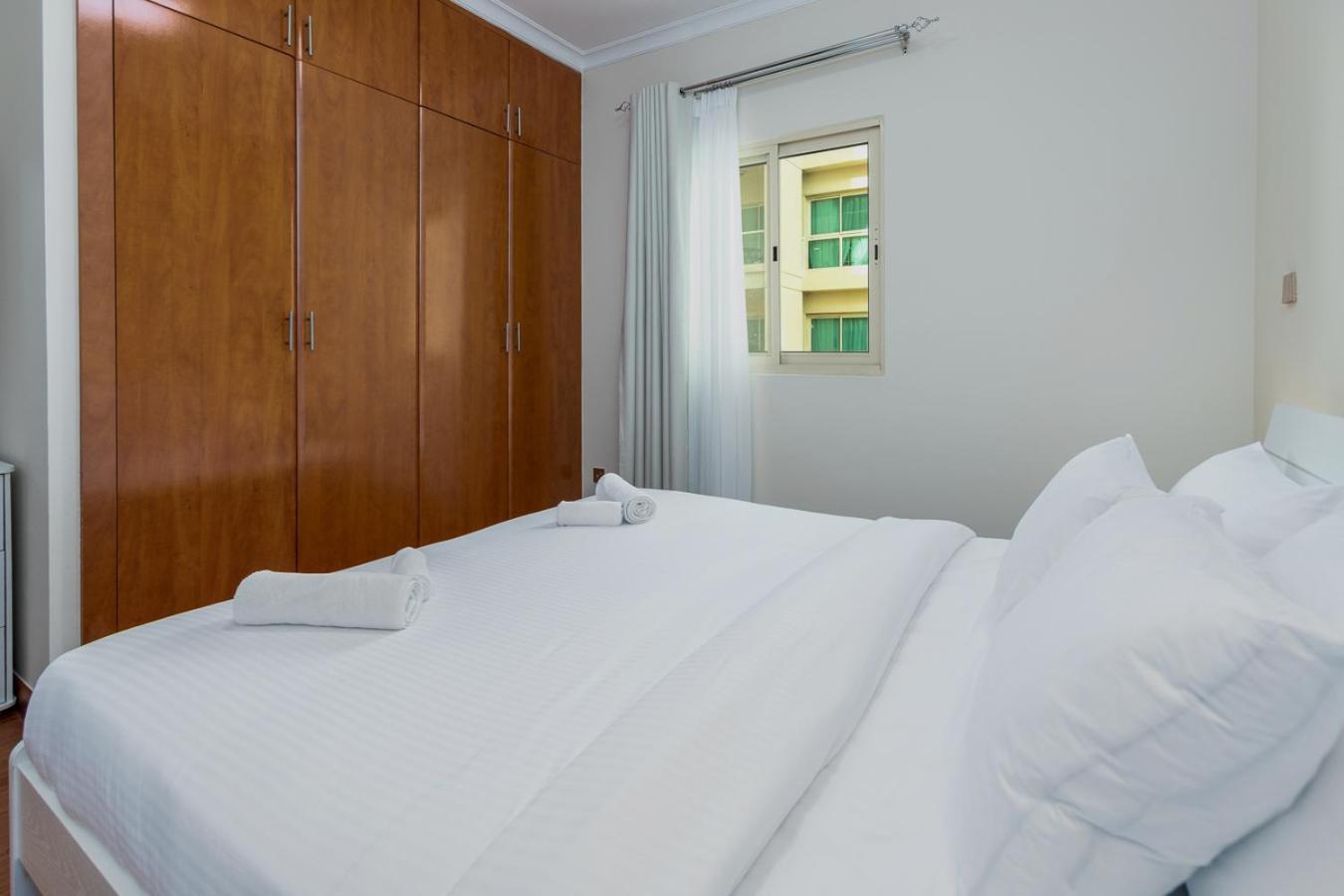 Serene 2br In Al Dhafrah 4, The Greens - Allsopp & Allsopp * Dubai