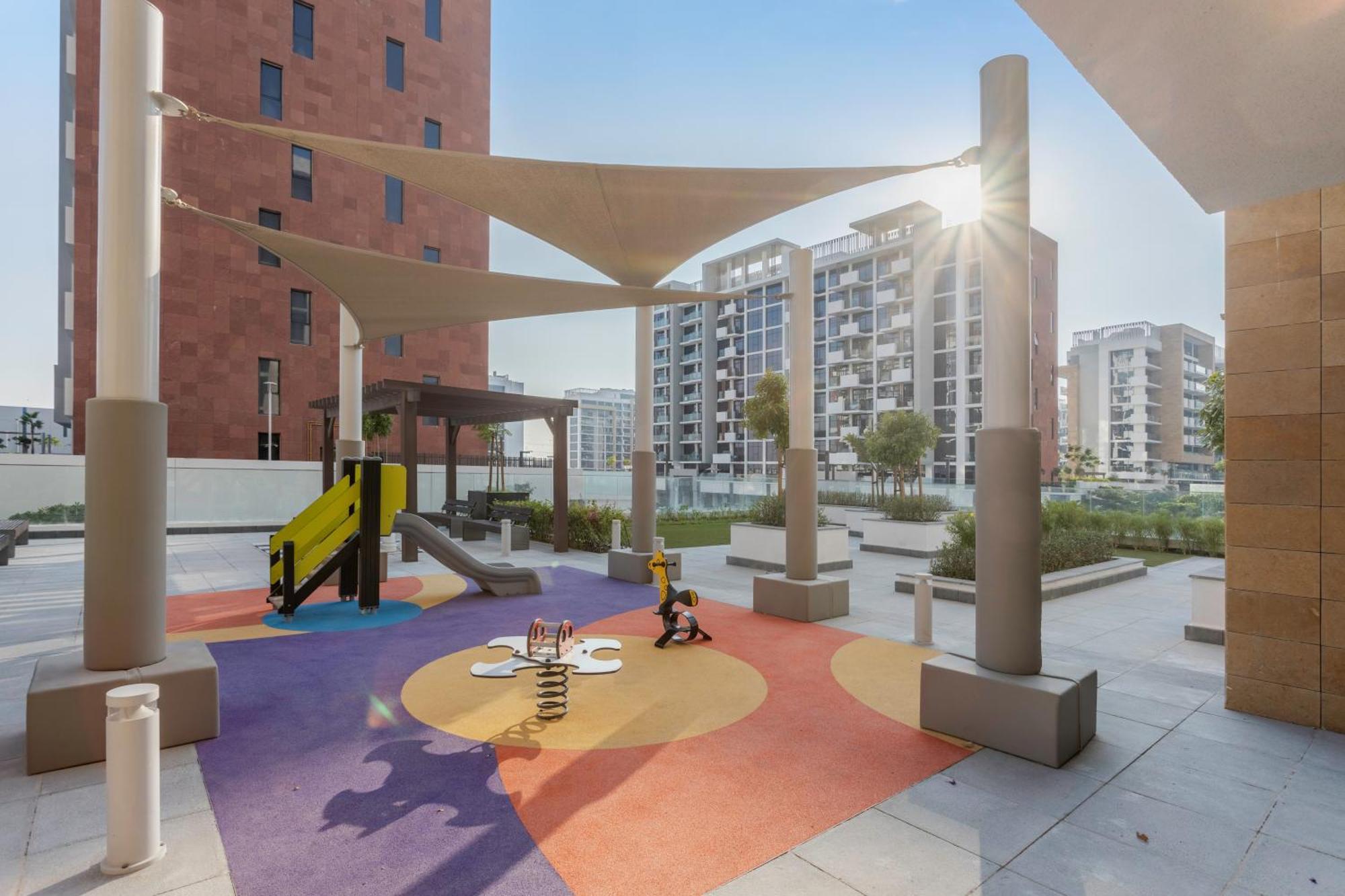 Luxurious Brand New 1br Huge Balcony Azizi 37 Dubai