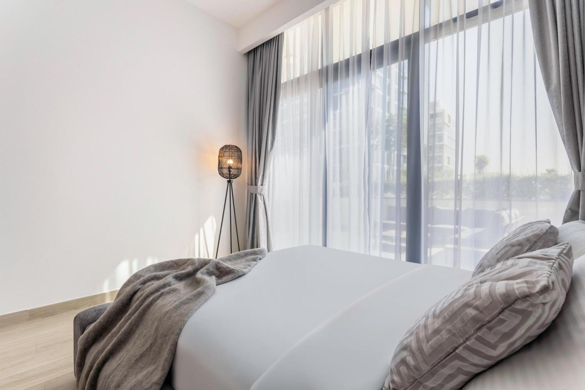 Luxurious Brand New 1br Huge Balcony Azizi 37