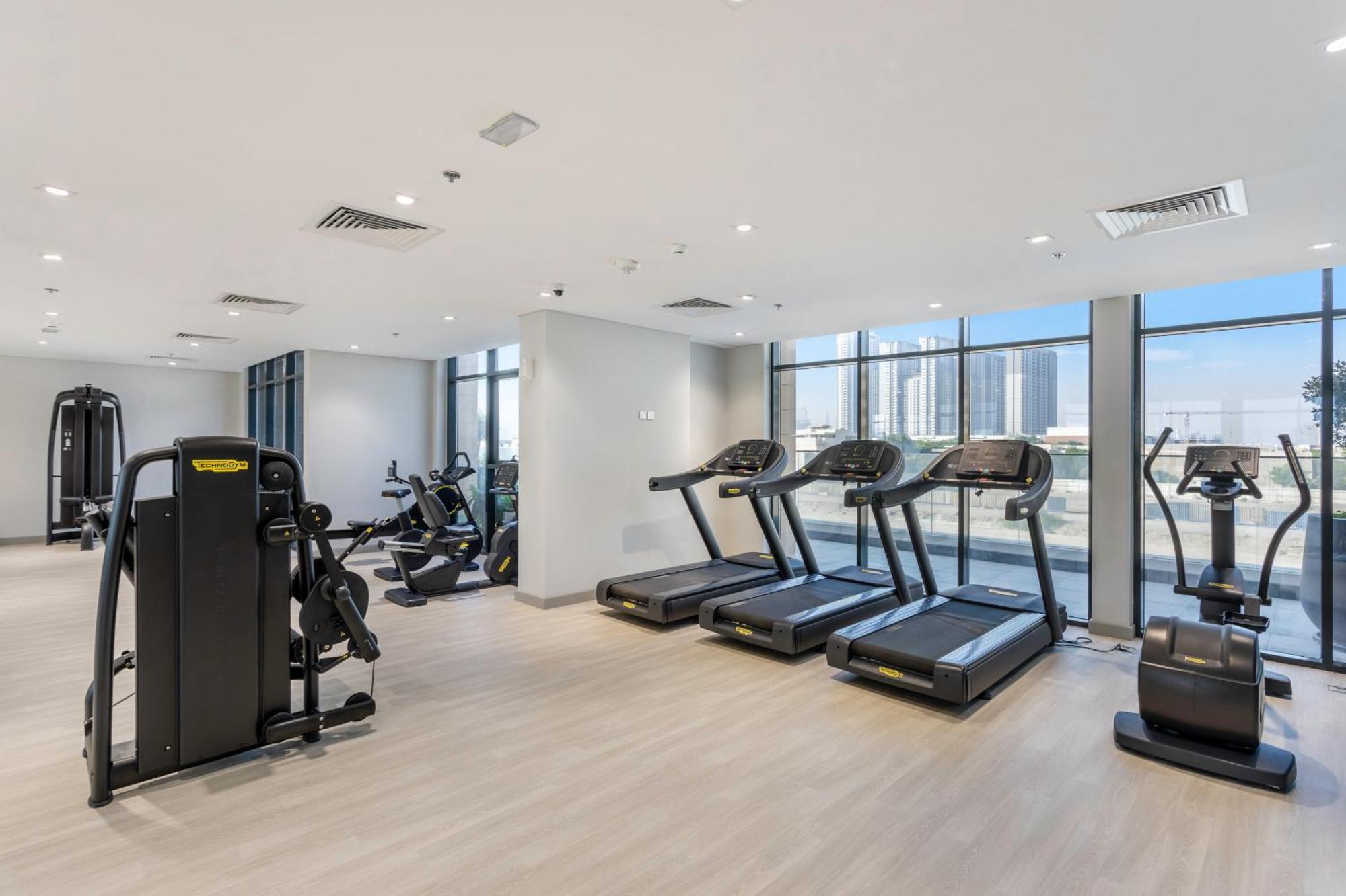 Luxurious Brand New 1br Huge Balcony Azizi 37 Apartment Dubai