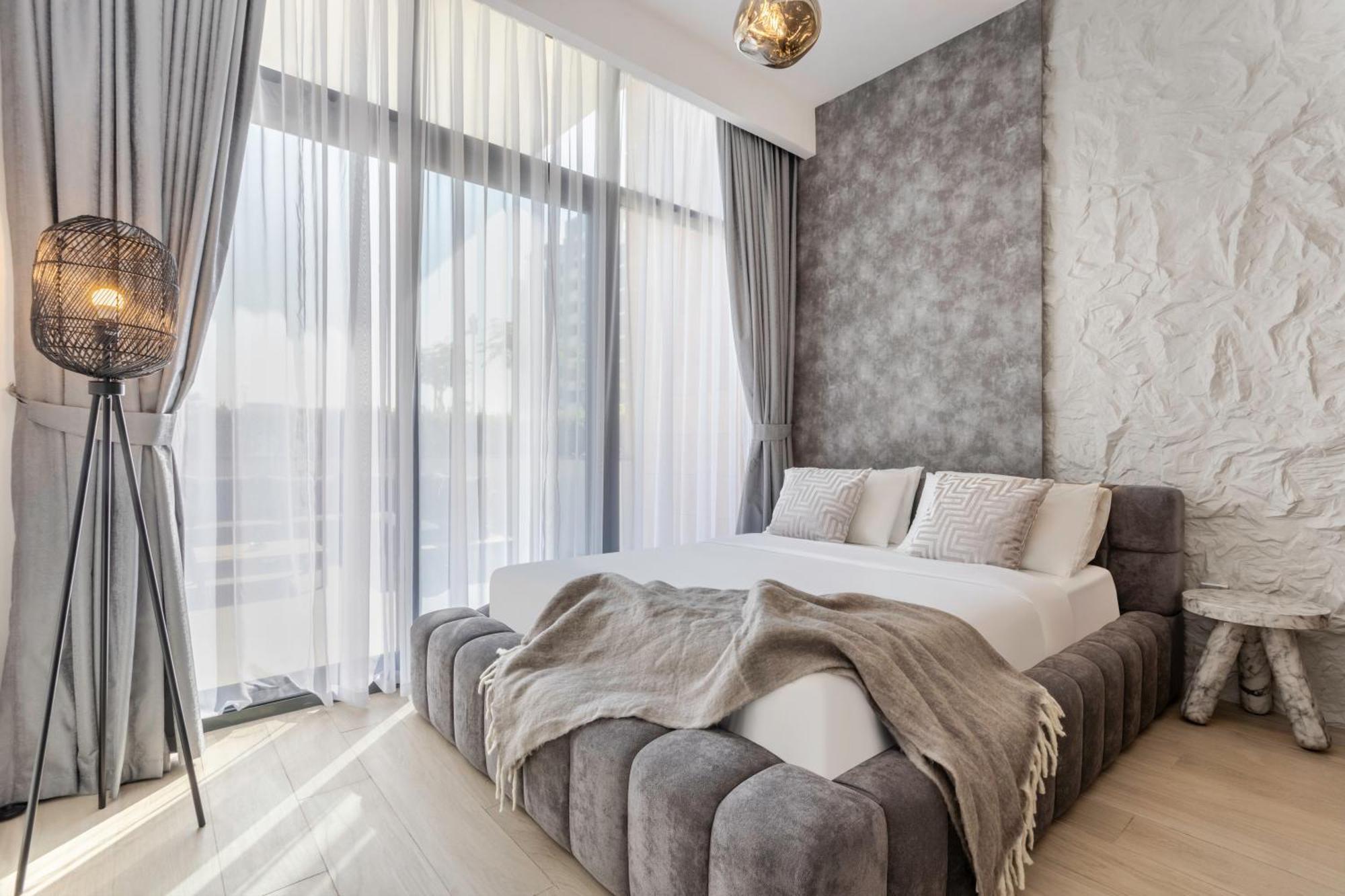 Luxurious Brand New 1br Huge Balcony Azizi 37 *