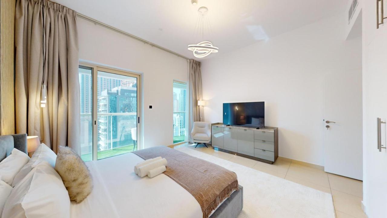 Marina View - Luxurious Four Bed With Private Pool *