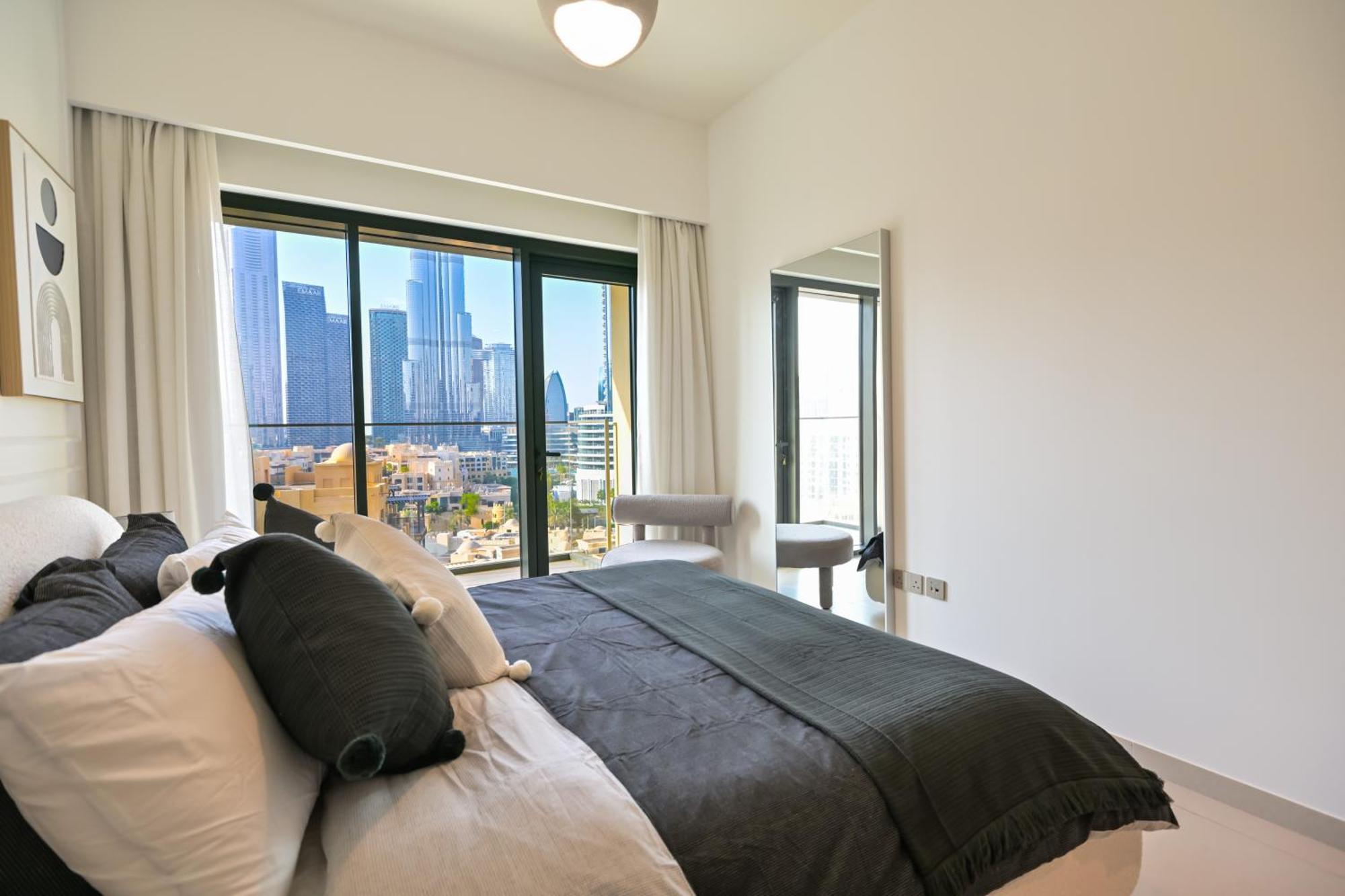 Full Burj Khalifa View - Panorama In - 3-min Walk To Mall Apartment