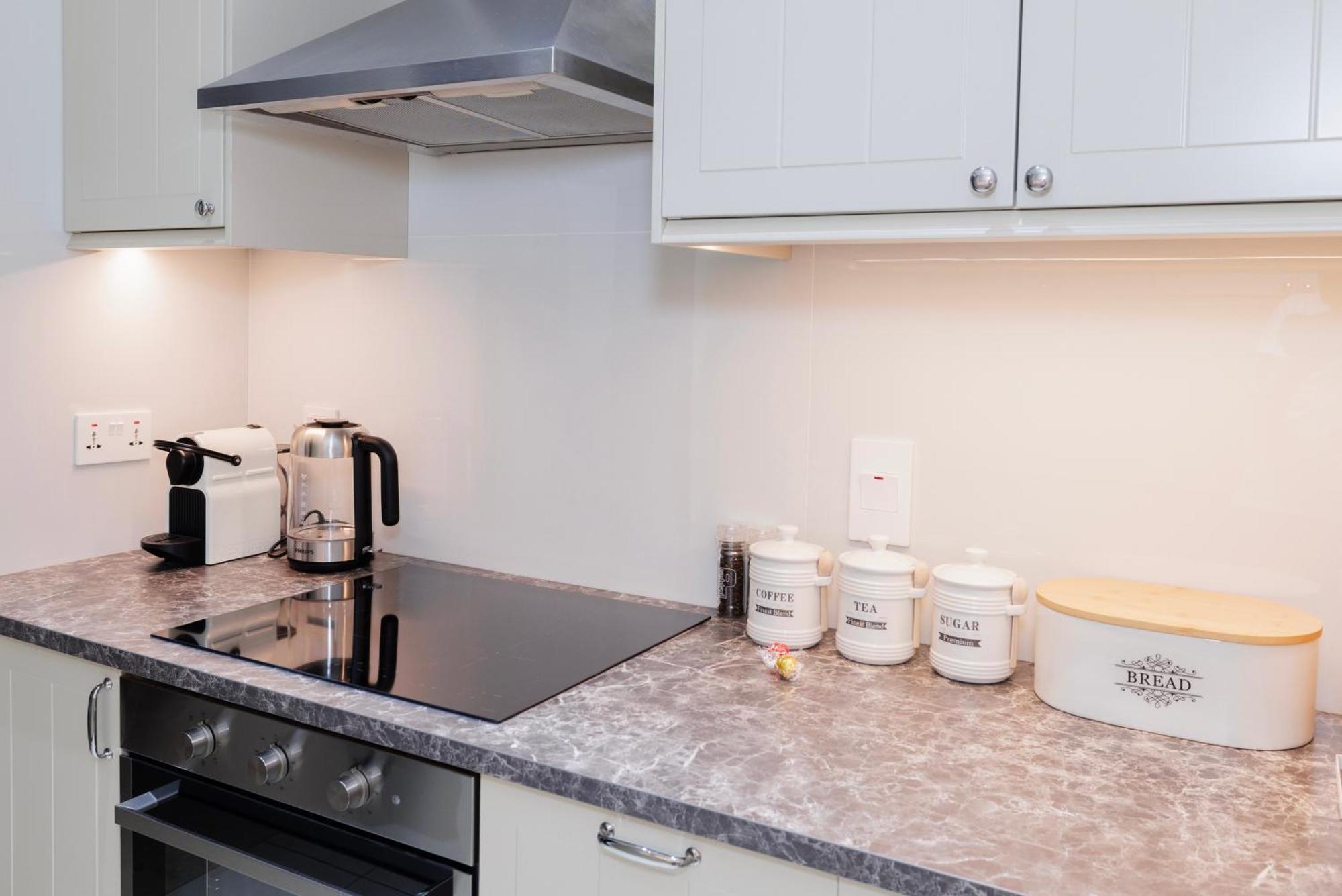 Luxury 1-br Near Burj Apartment Dubai