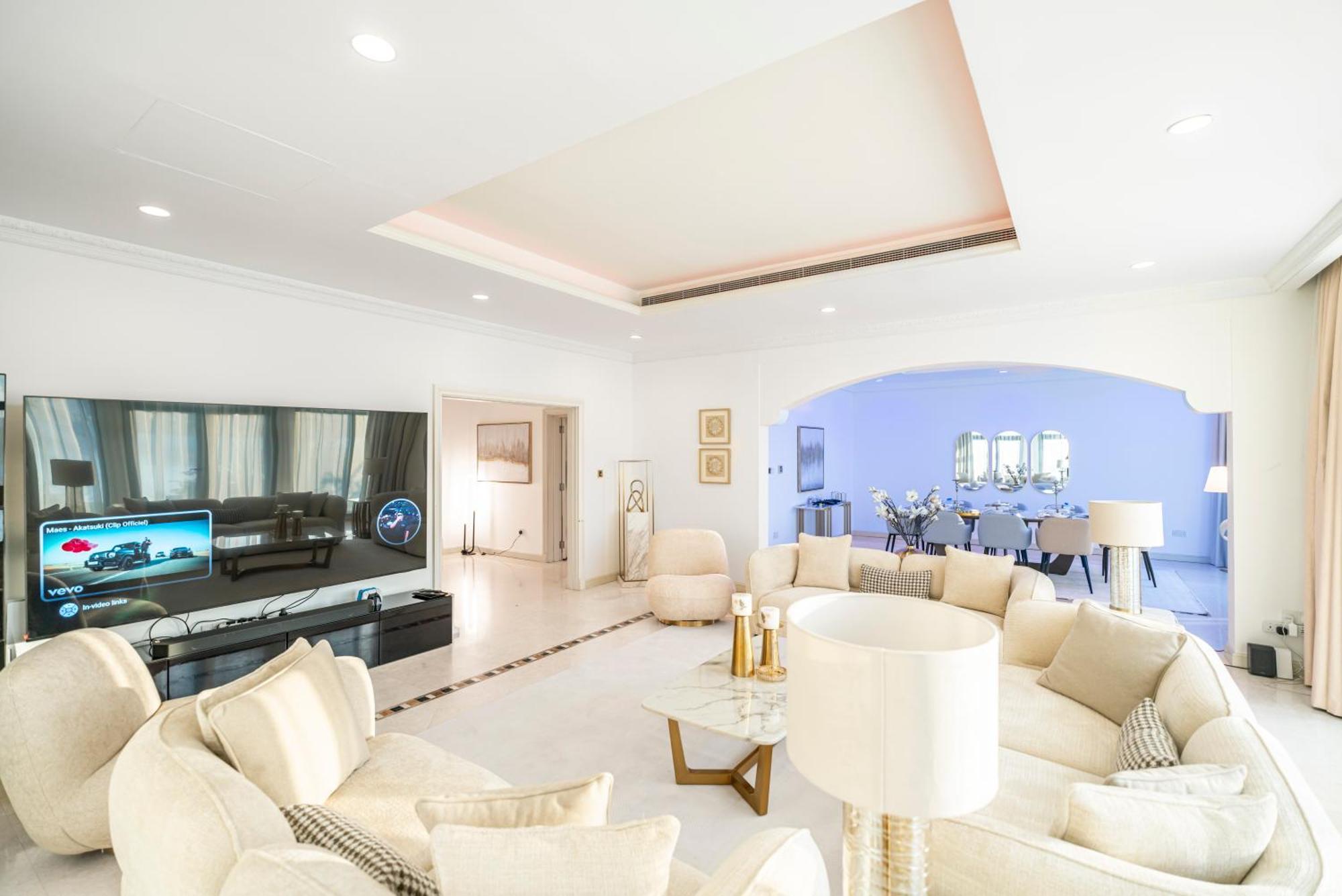 Escape 24 Luxury 5br With Private Pool And Access In Palm Jumeirah Frond F * Dubai