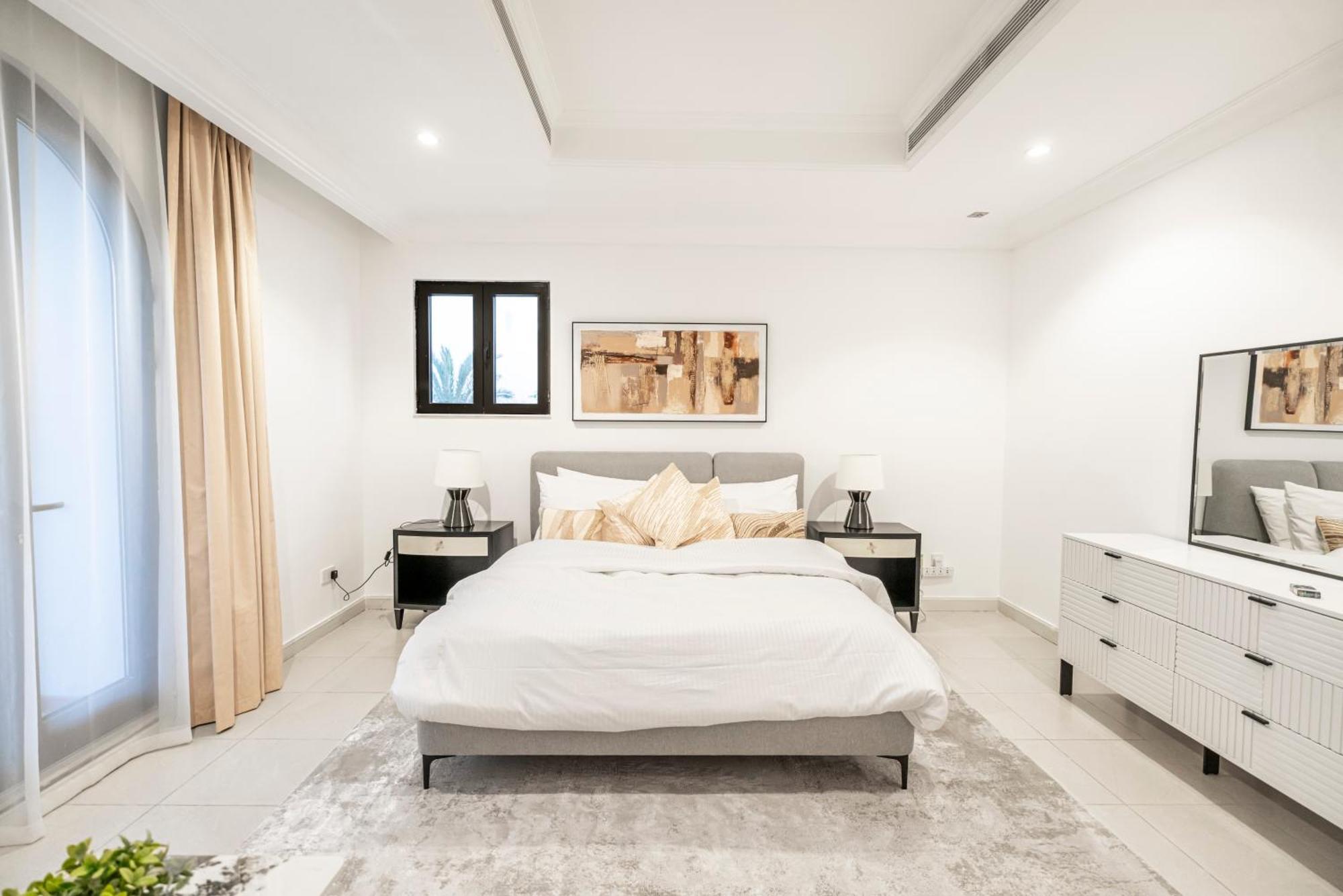 Villa Escape 24 Luxury 5br With Private Pool And Access In Palm Jumeirah Frond F *