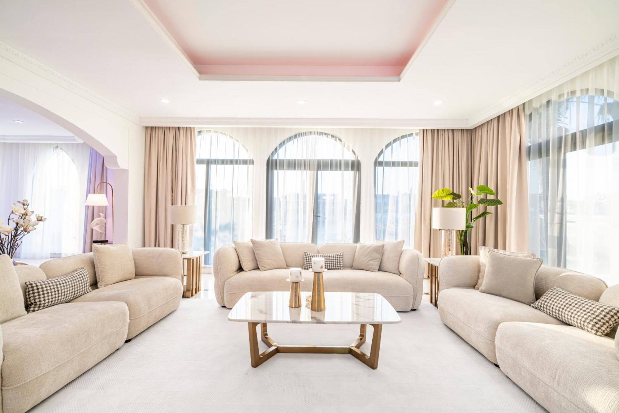Escape 24 Luxury 5br With Private Pool And Access In Palm Jumeirah Frond F * Dubai