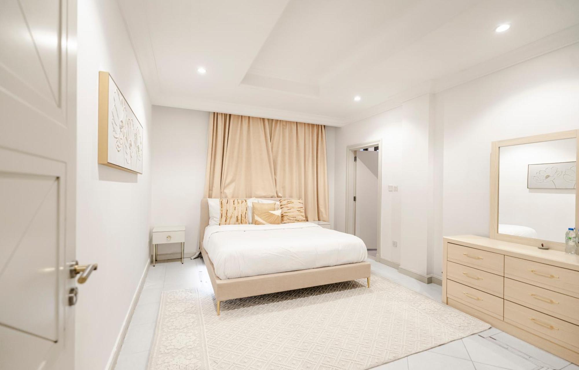 Villa Escape 24 Luxury 5br With Private Pool And Access In Palm Jumeirah Frond F Dubai