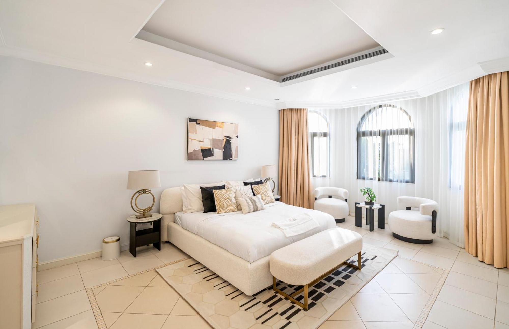 Escape 24 Luxury 5br With Private Pool And Access In Palm Jumeirah Frond F Villa *