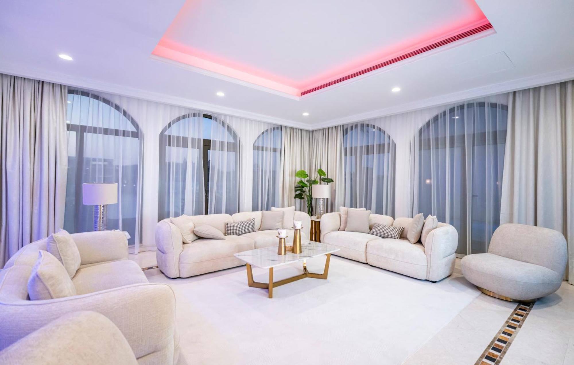 Villa Escape 24 Luxury 5br With Private Pool And Access In Palm Jumeirah Frond F *