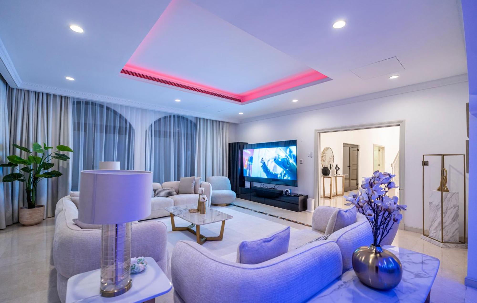 Villa Escape 24 Luxury 5br With Private Pool And Access In Palm Jumeirah Frond F *