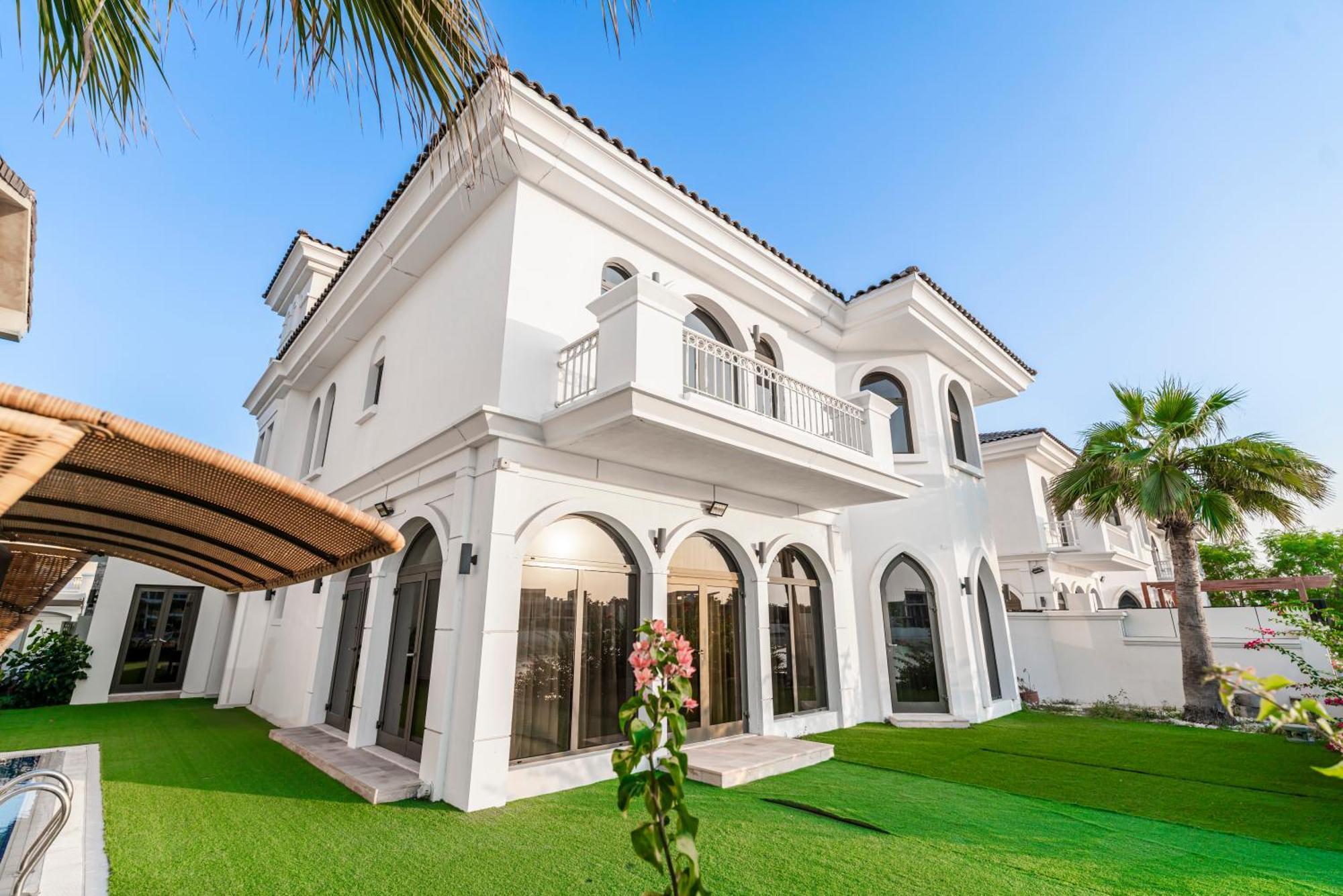 Villa Escape 24 Luxury 5br With Private Pool And Access In Palm Jumeirah Frond F Dubai