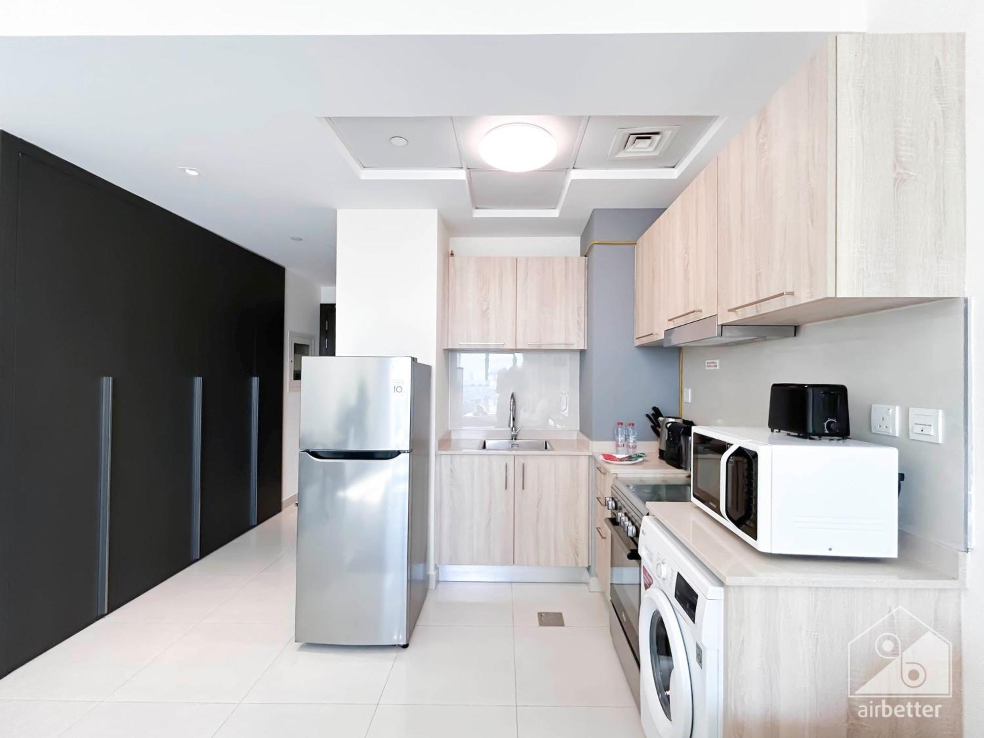 Amazing With Balcony & View Apartment *