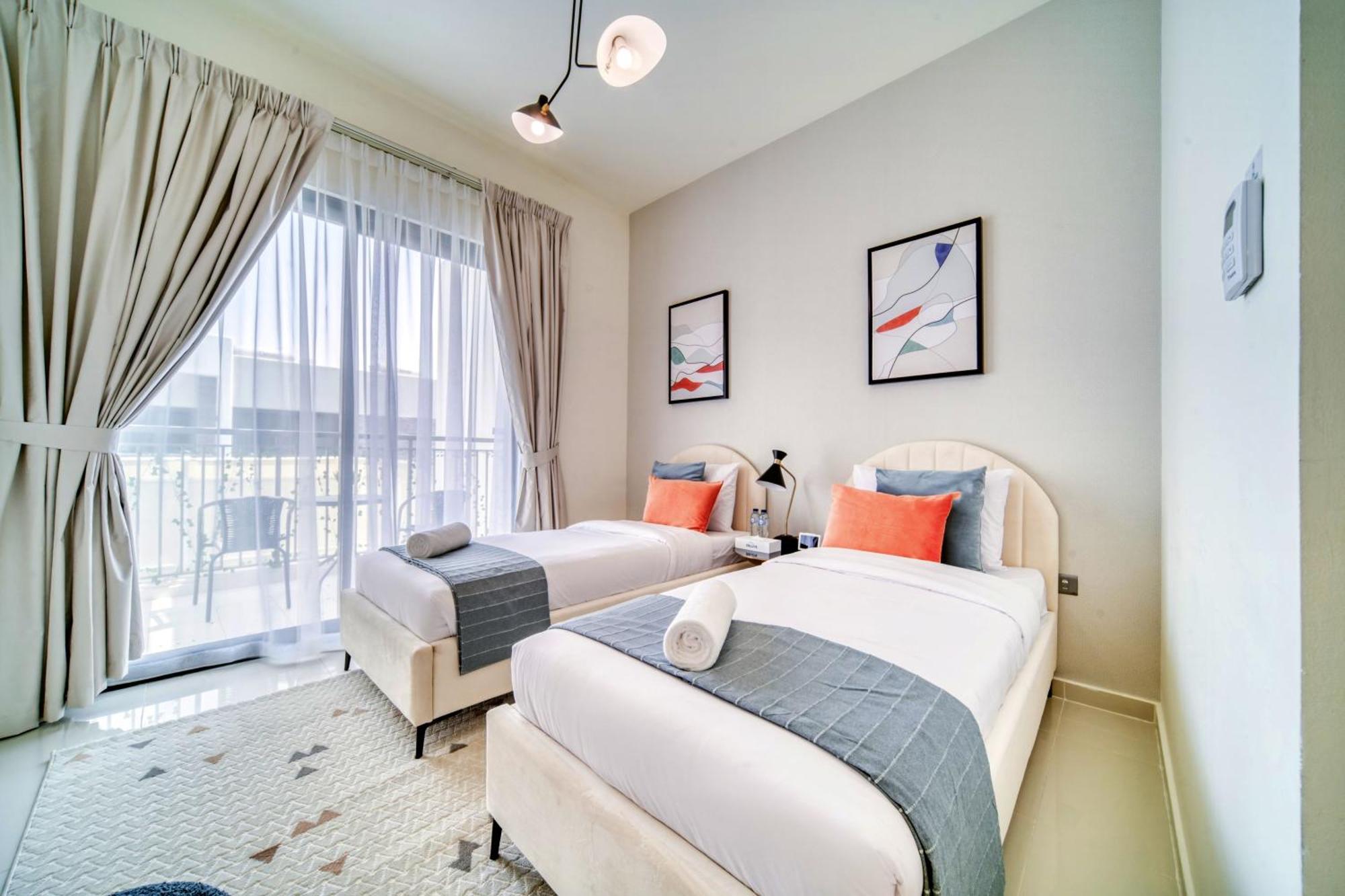 Stunning Private Pool 4 Bedroom House - Damac Hills 2 Land Villa