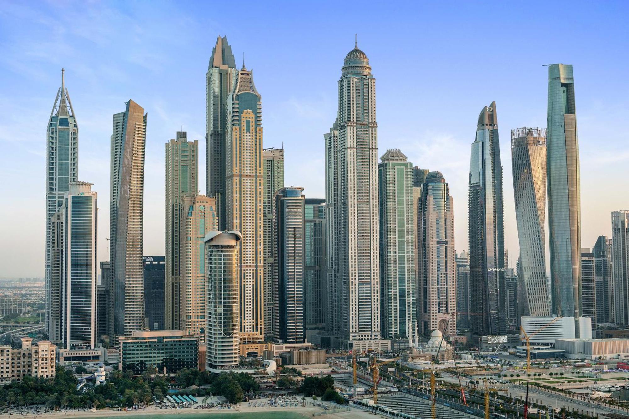 Apartment Luxurious 2br In Beachfront With Marina Skyline View