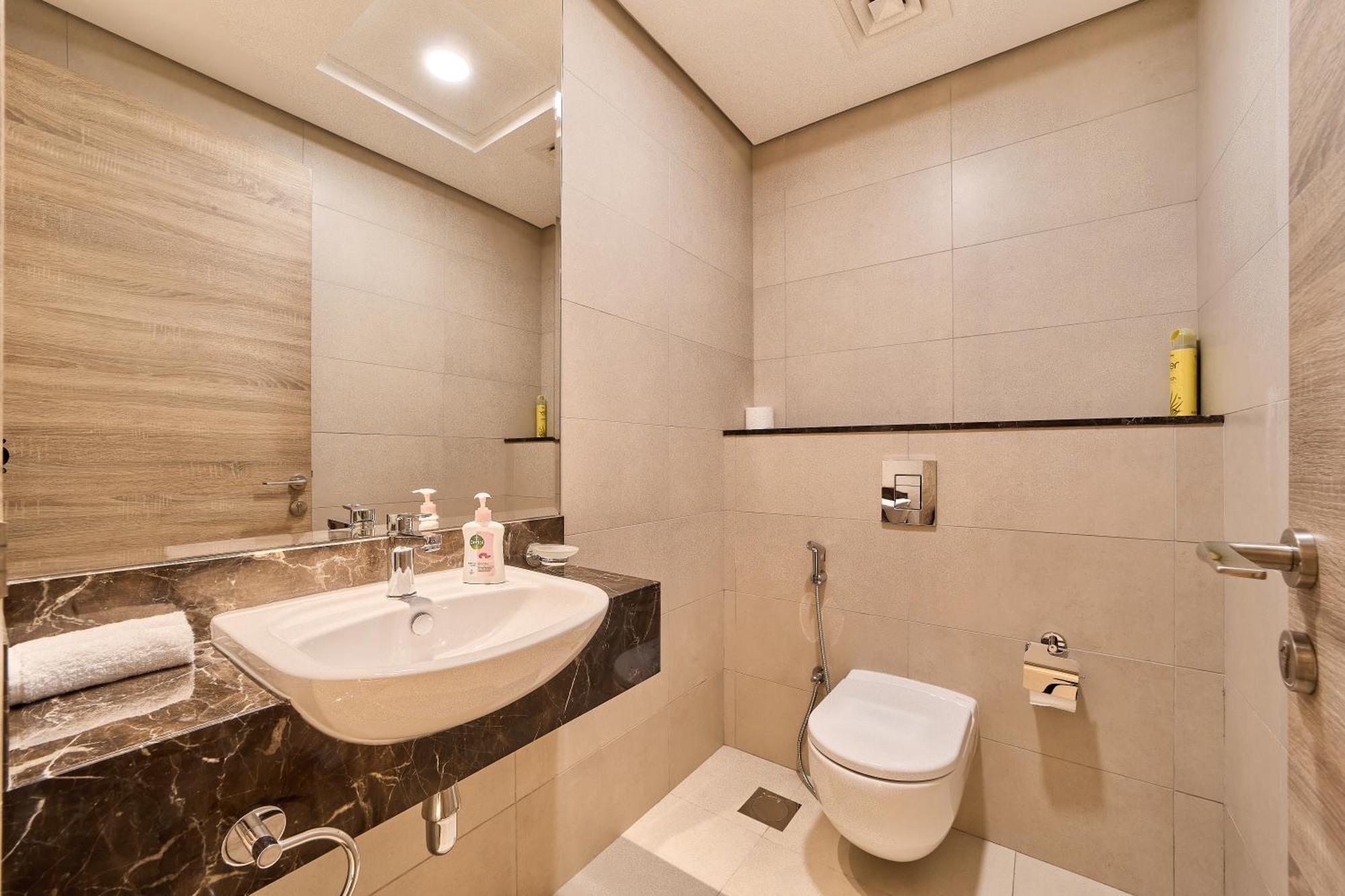 Bright And Cozy 2br In Mirdif Apartment *