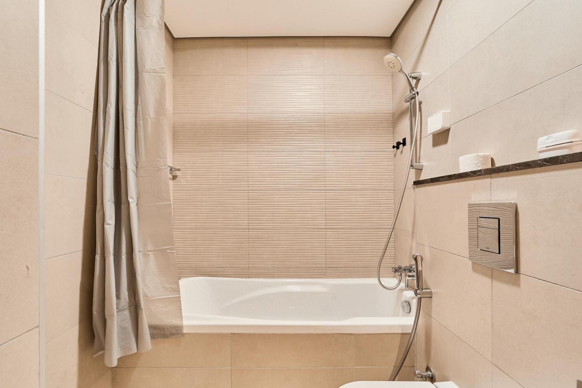 Bright And Cozy 2br In Mirdif * Dubai