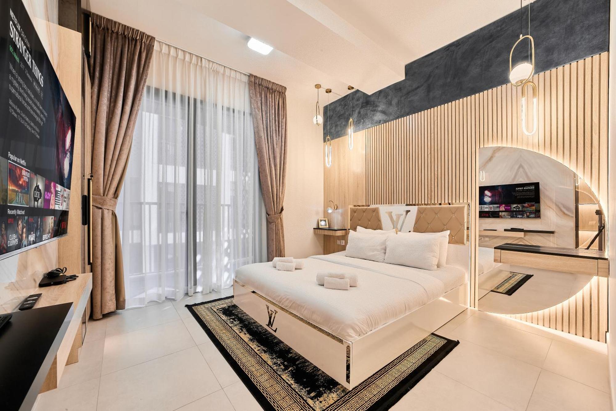 Apartment Bright And Cozy 2br In Mirdif