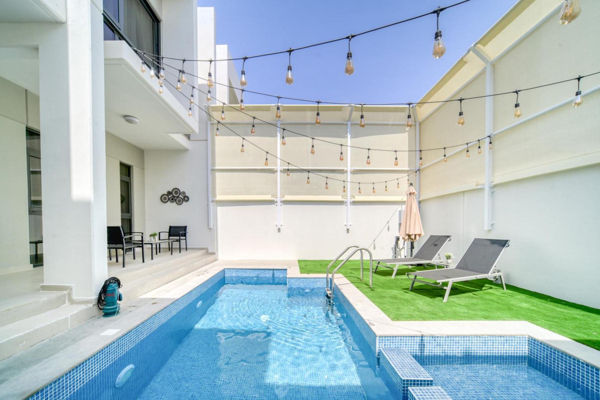 Stunning Private Pool 4 Bedroom House - Damac Hills 2 Land