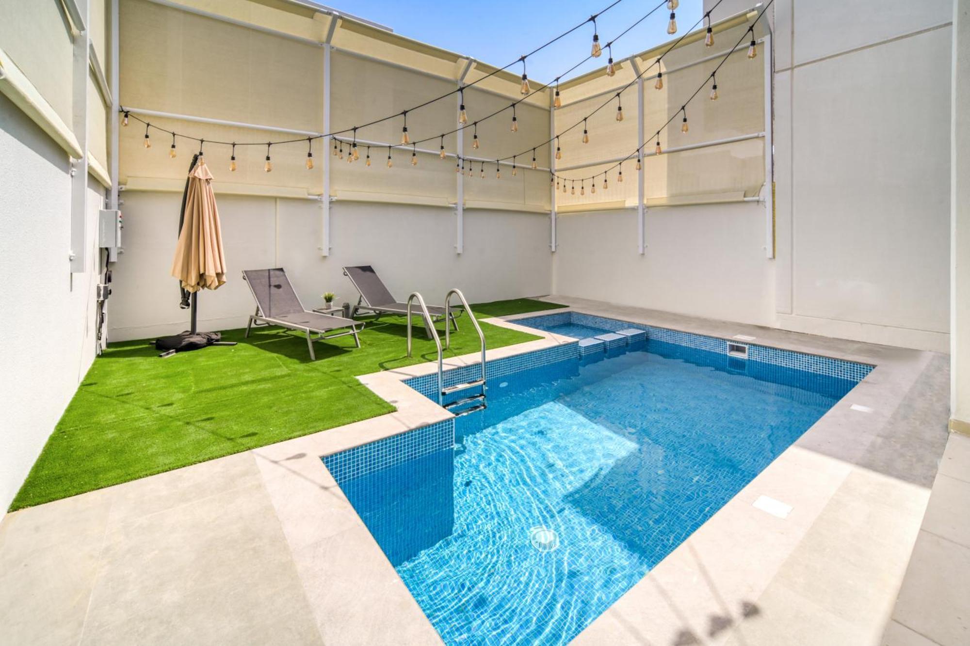 Stunning Private Pool 4 Bedroom House - Damac Hills 2 Land Villa Dubai