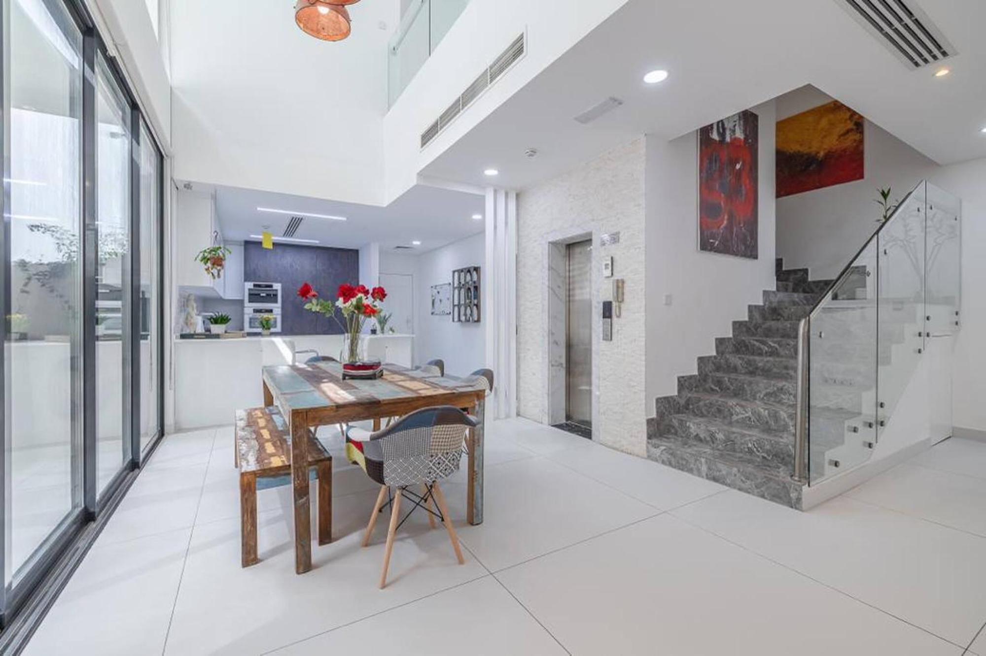 Coastal Themed 4br Townhouse With Pool In Jvc Dubai