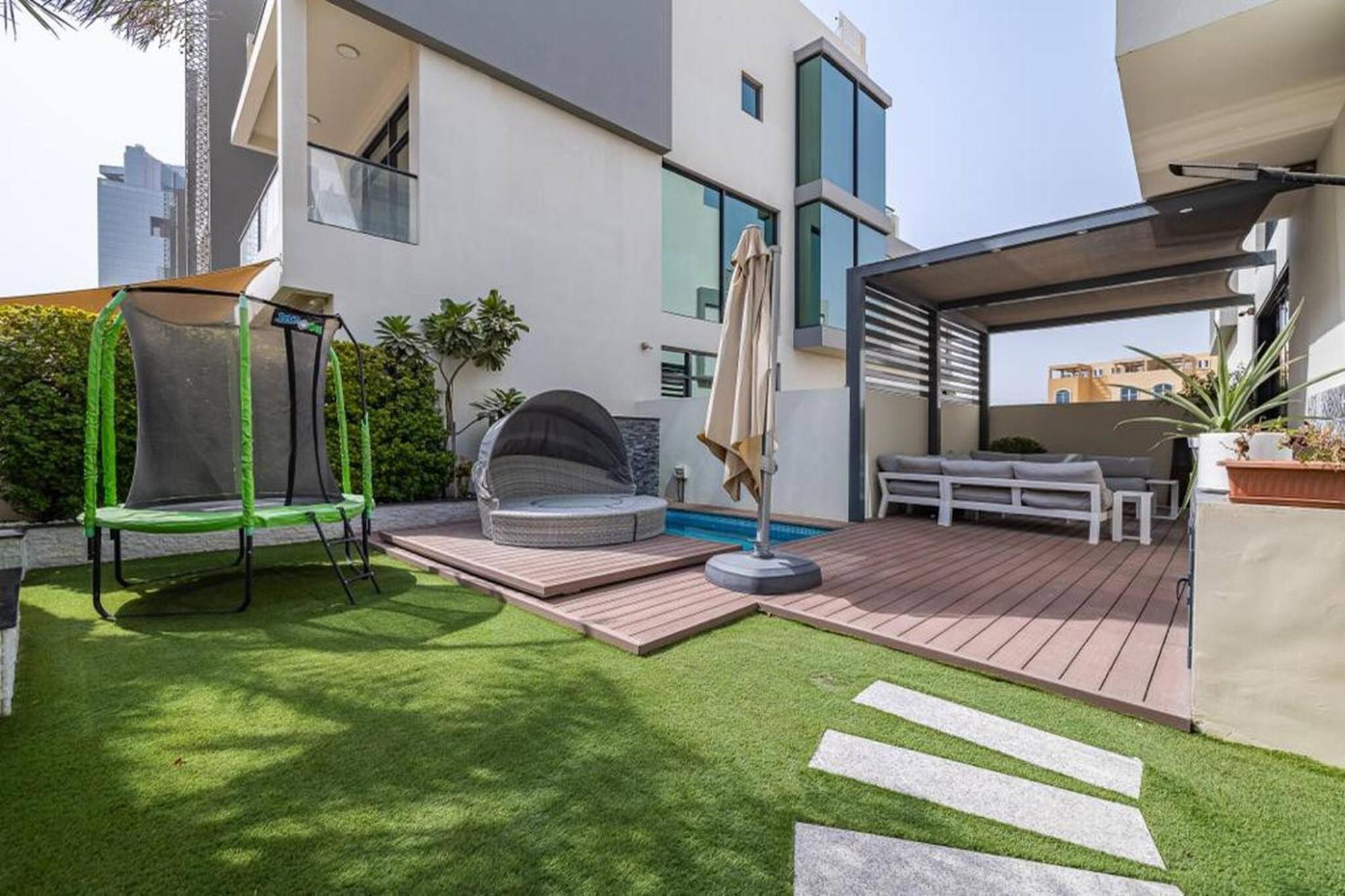 Coastal Themed 4br Townhouse With Pool In Jvc Holiday home *