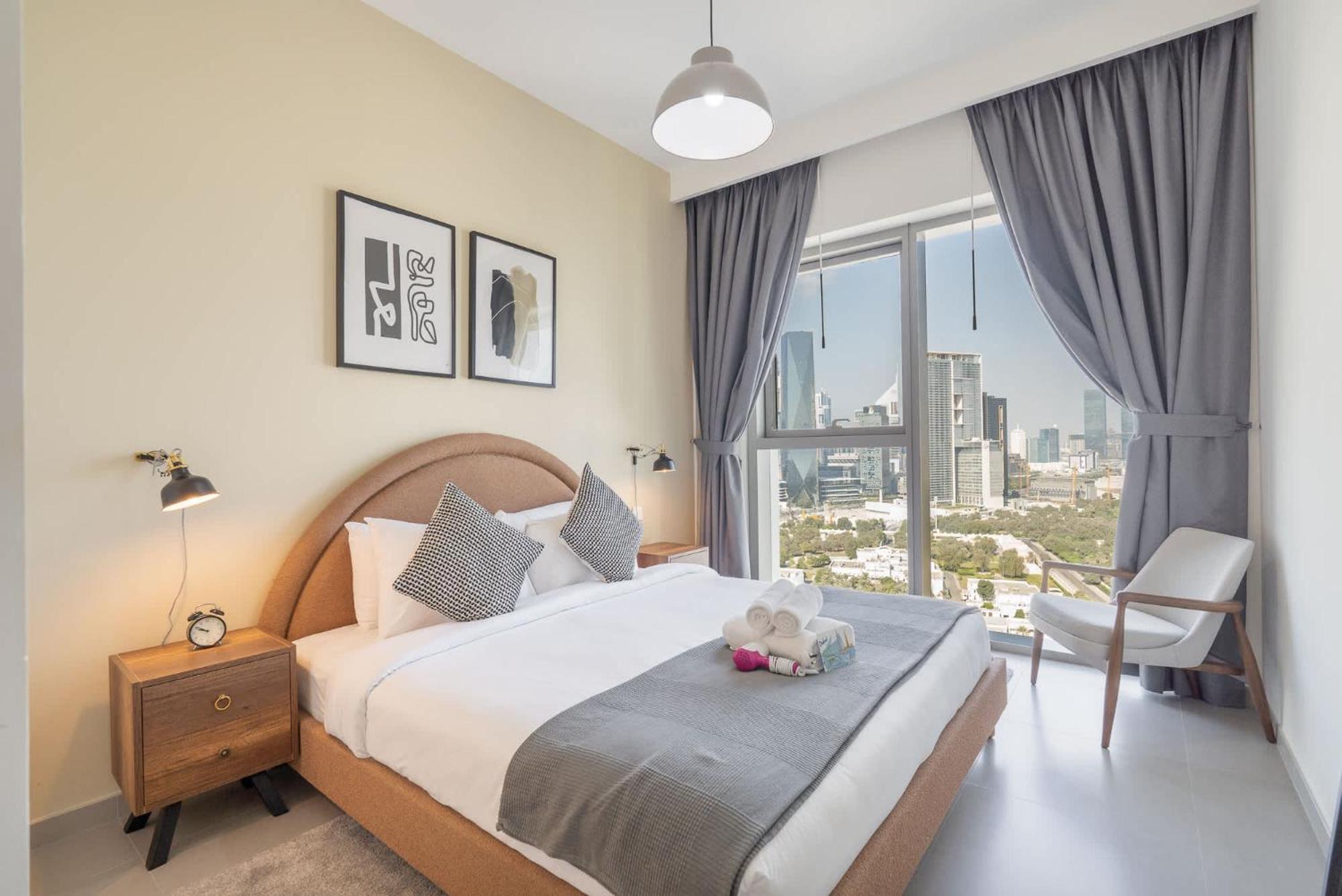 Modern 1-bedroom Perfect For Family In Downtown With Skyline Views Dubai