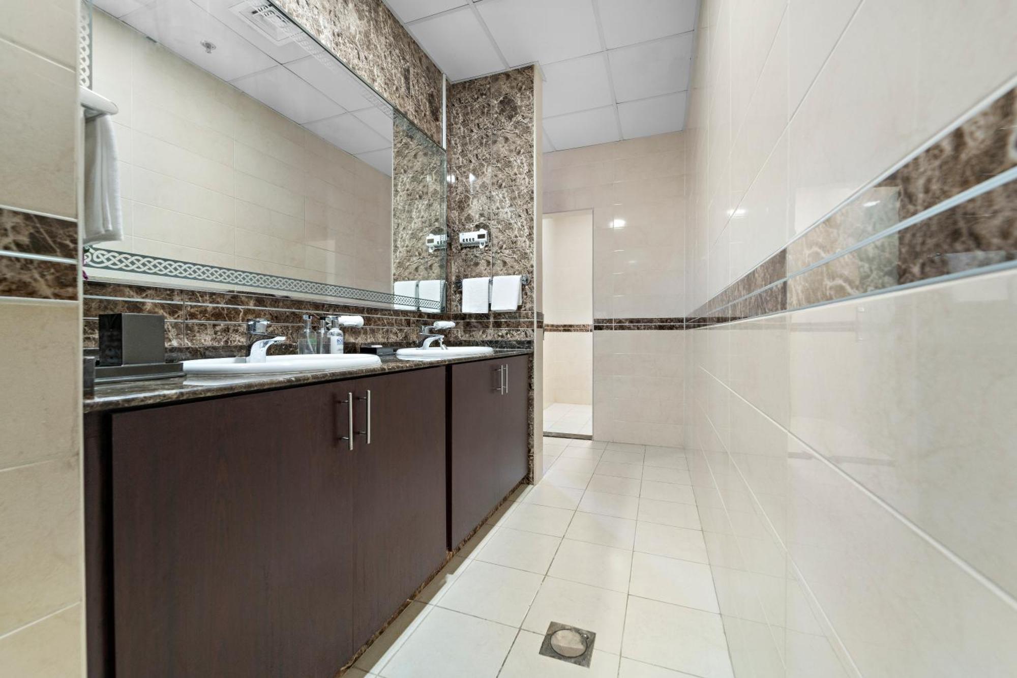 Apartment 4br Maid Penthouse With Private Pool And Jacuzzi *