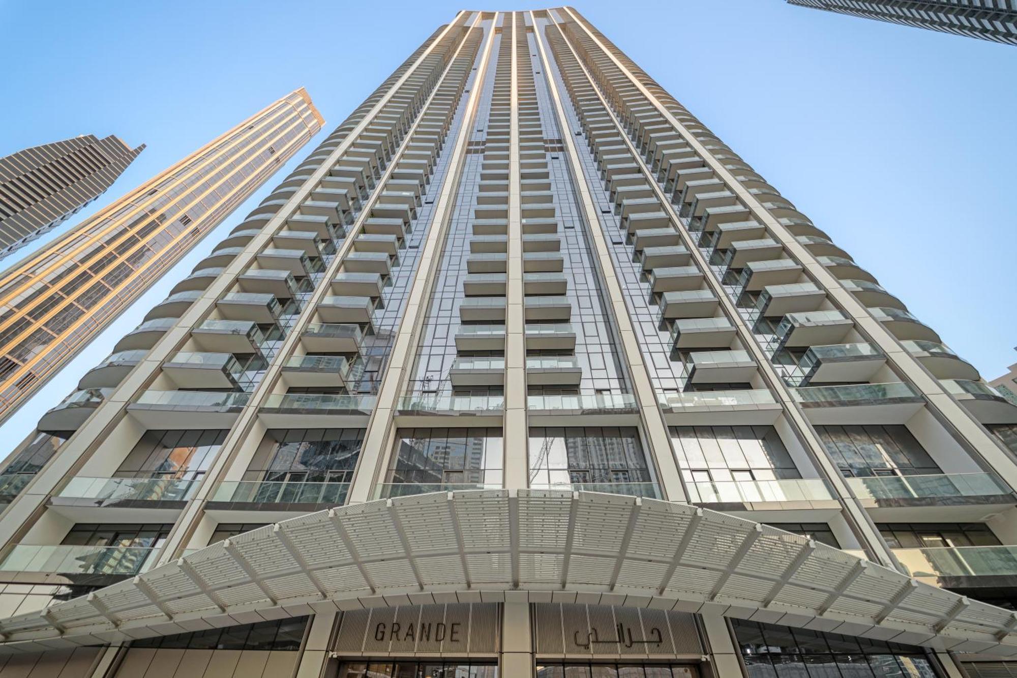Full Burj Khalifa And Fountain Views 2br Apartment *