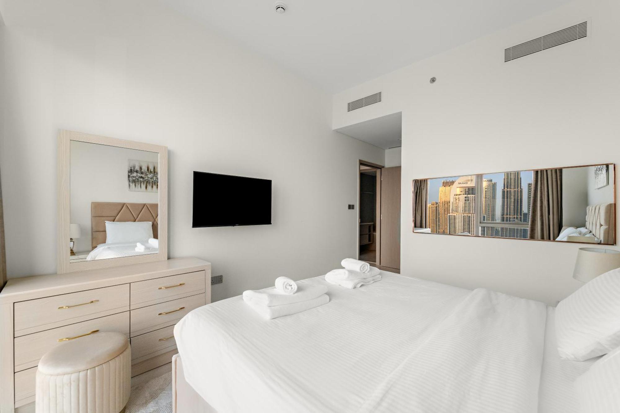 Full Burj Khalifa And Fountain Views 2br