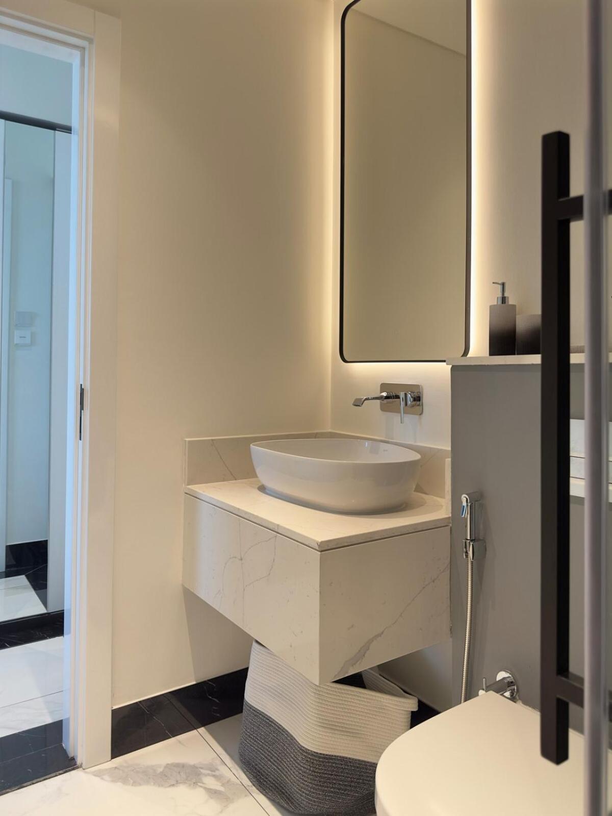 Dar Vacation - Modern 1bdr With Jacuzzi, Downtown Apartment *