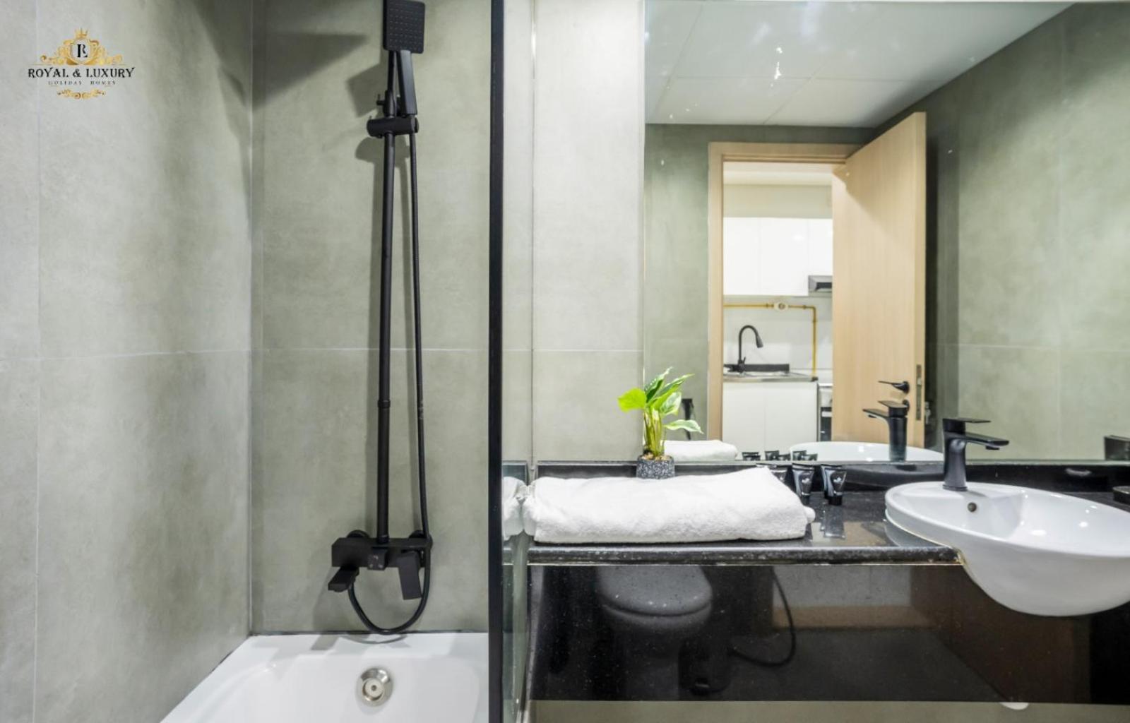 Modern At The Crescent Tower B, Impz - In The Heart Of Apartment Dubai