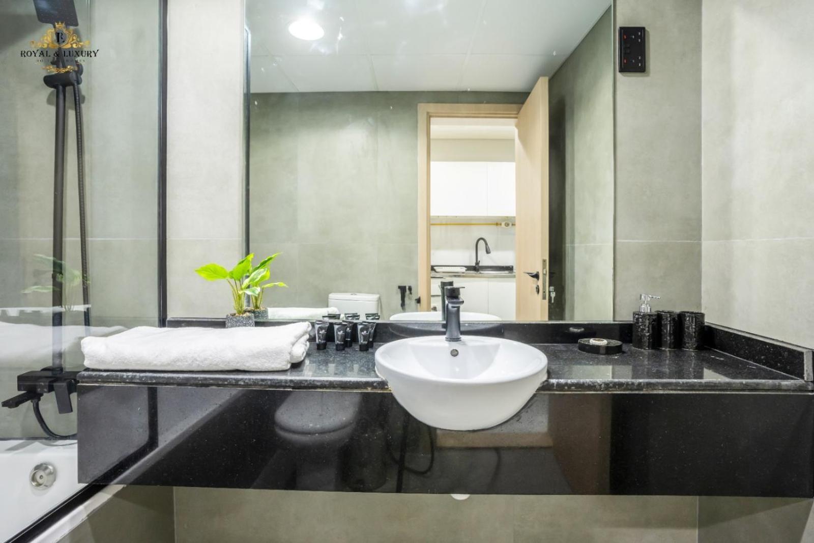 Modern At The Crescent Tower B, Impz - In The Heart Of Apartment