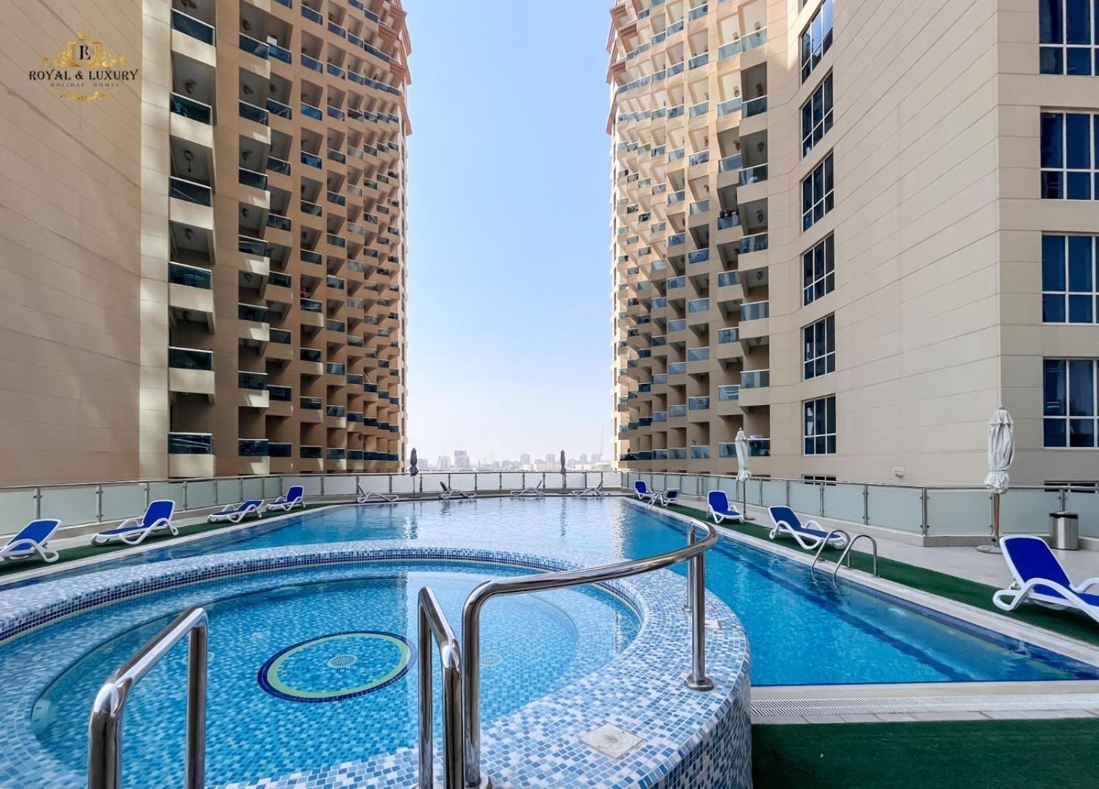 Modern At The Crescent Tower B, Impz - In The Heart Of *
