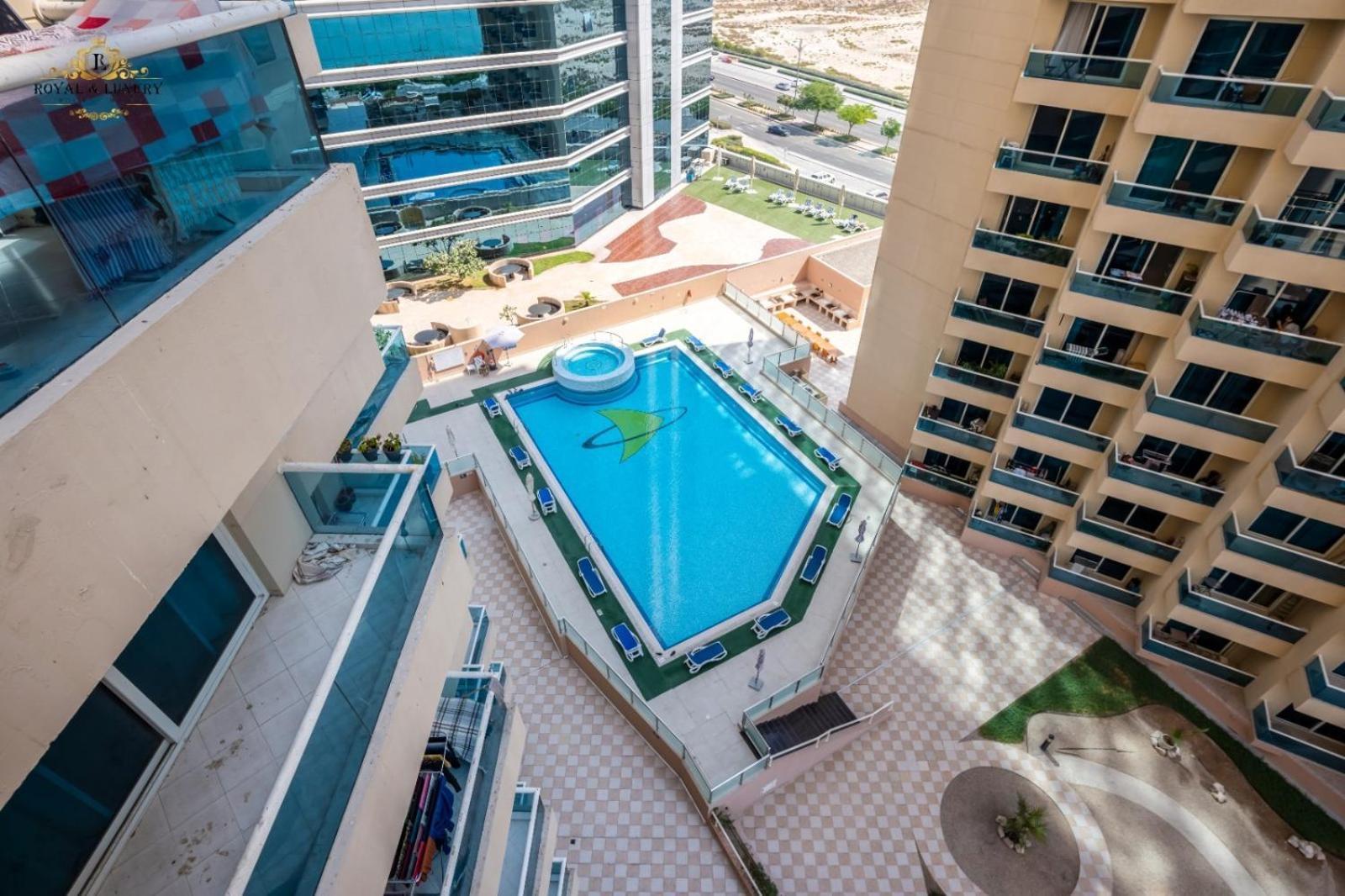 Modern At The Crescent Tower B, Impz - In The Heart Of