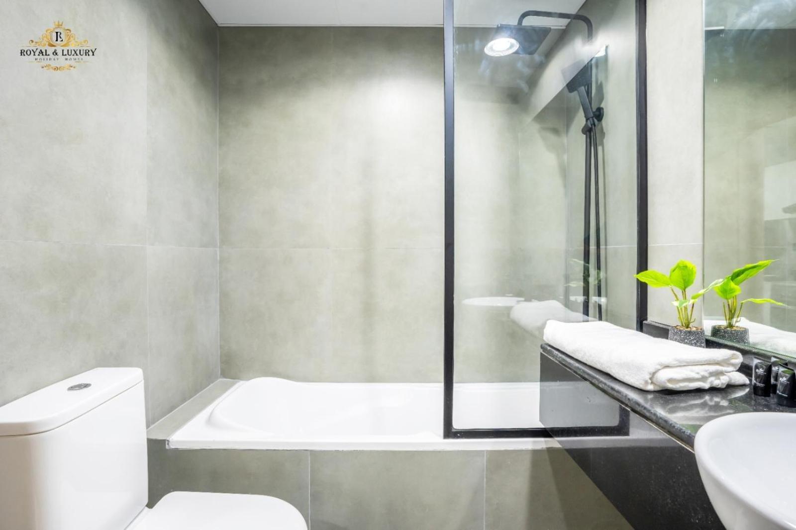 Modern At The Crescent Tower B, Impz - In The Heart Of Apartment